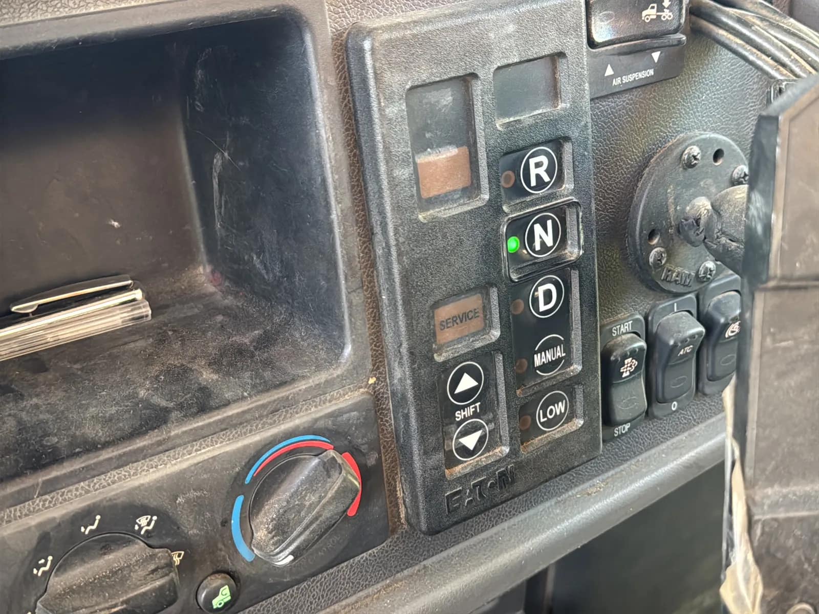 2016 Peterbilt PB348 2-Axle Automatic Tractor Trailer, photo 35 of 73