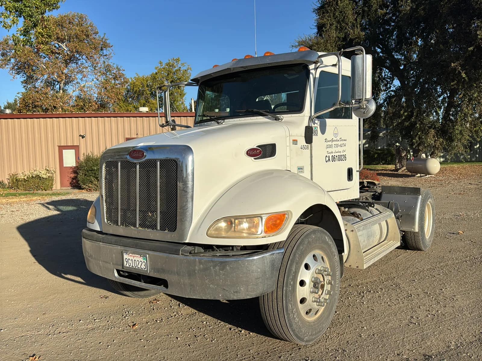 2016 Peterbilt PB348 2-Axle Automatic Tractor Trailer, photo 8 of 73