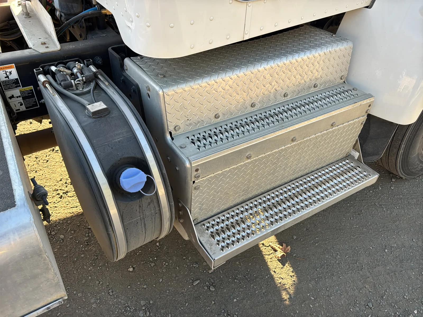 2016 Peterbilt PB348 2-Axle Automatic Tractor Trailer, photo 23 of 73