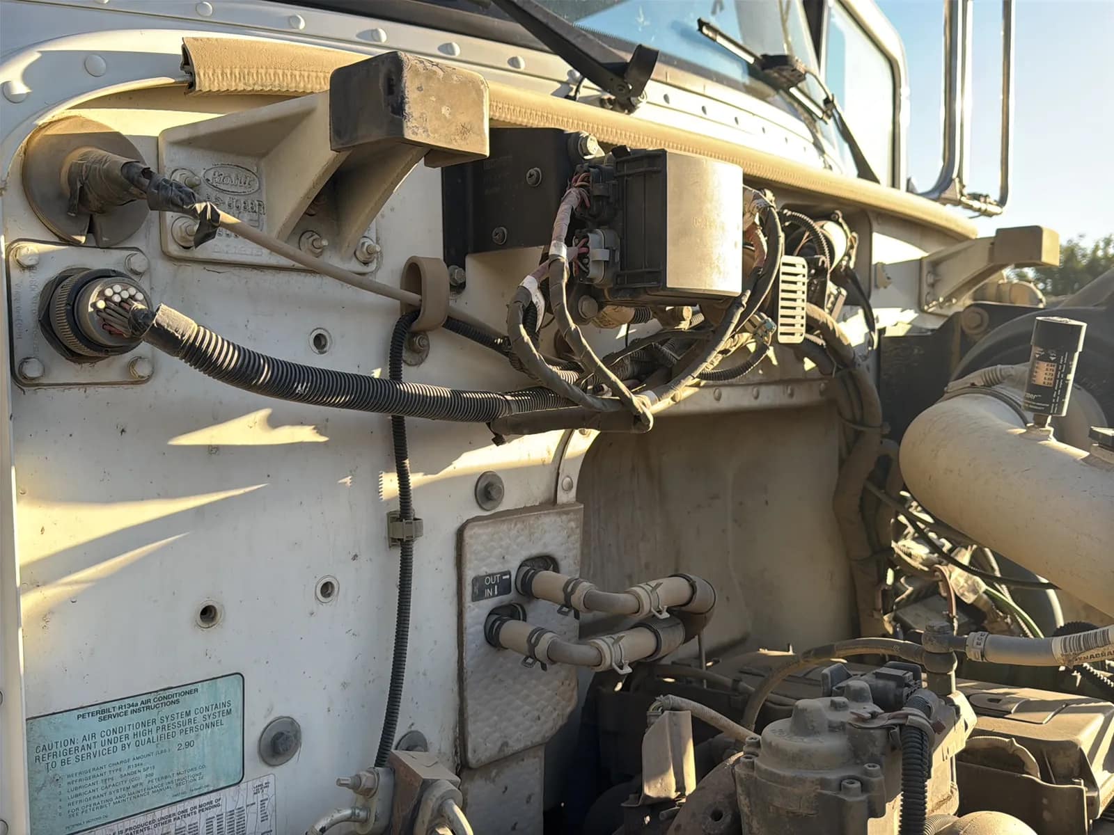 2016 Peterbilt PB348 2-Axle Automatic Tractor Trailer, photo 61 of 73