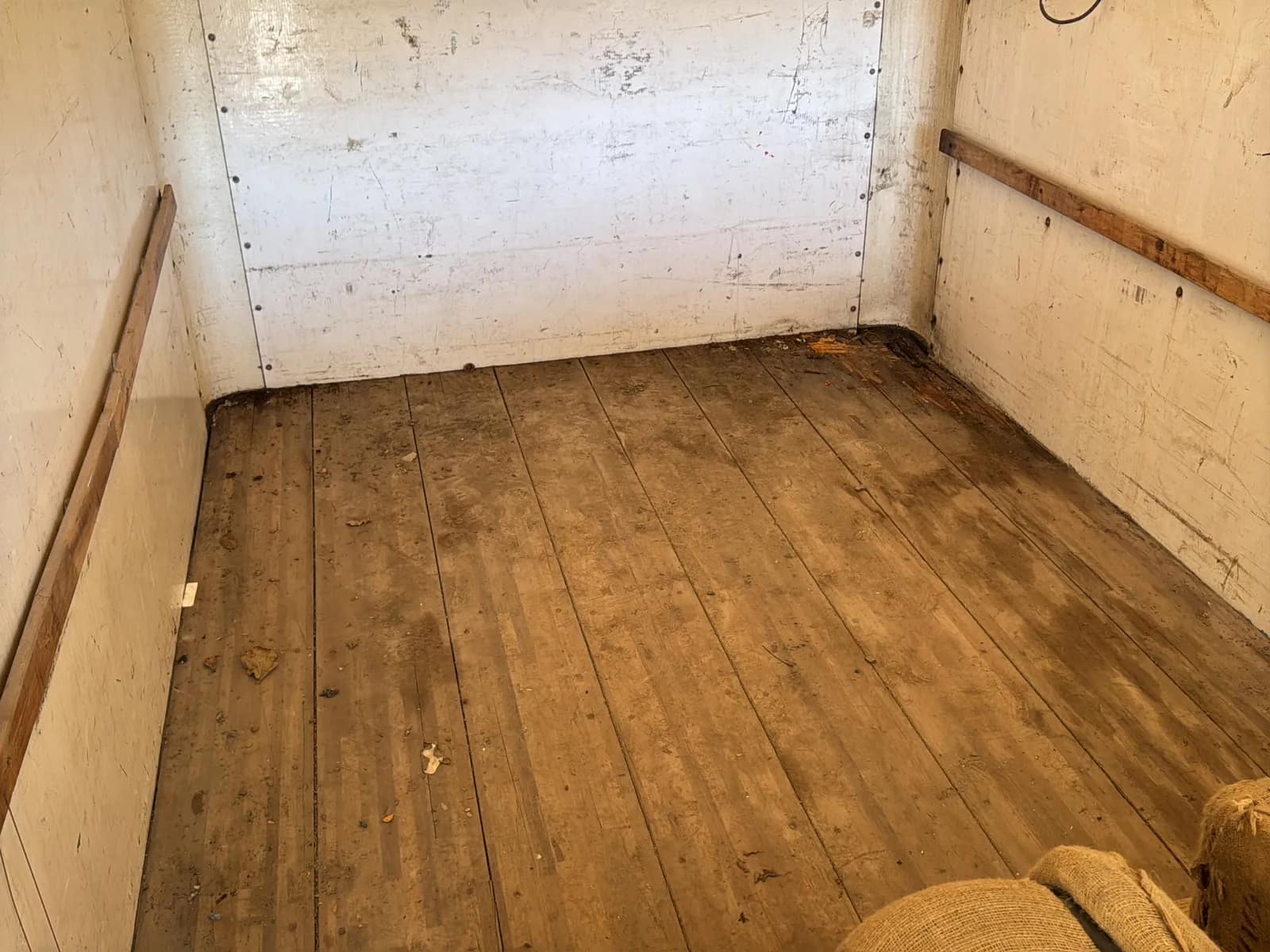 25’ Truck Box (Contents Not Included), photo 13 of 15