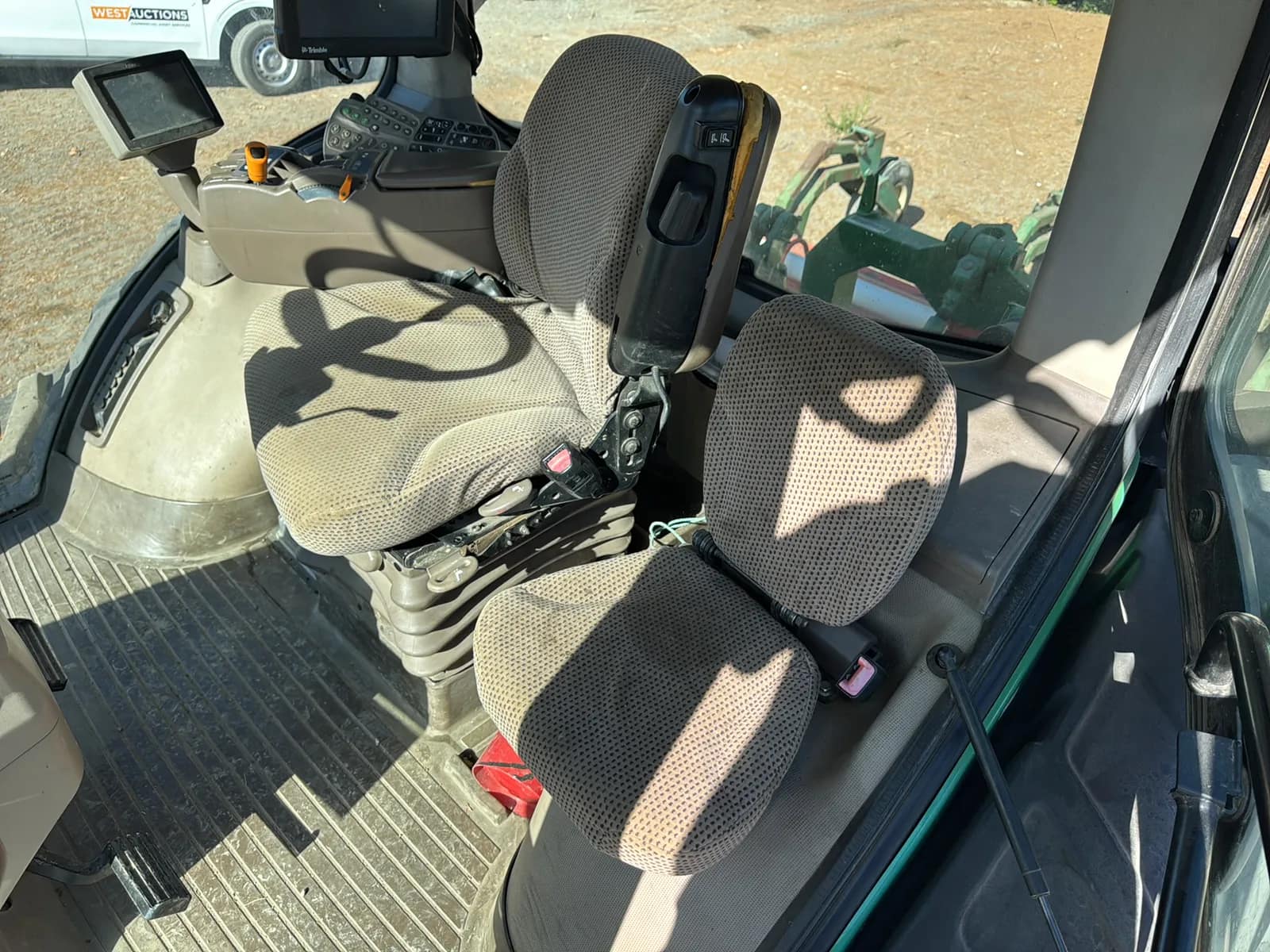John Deere 8360RT Tractor, photo 16 of 32