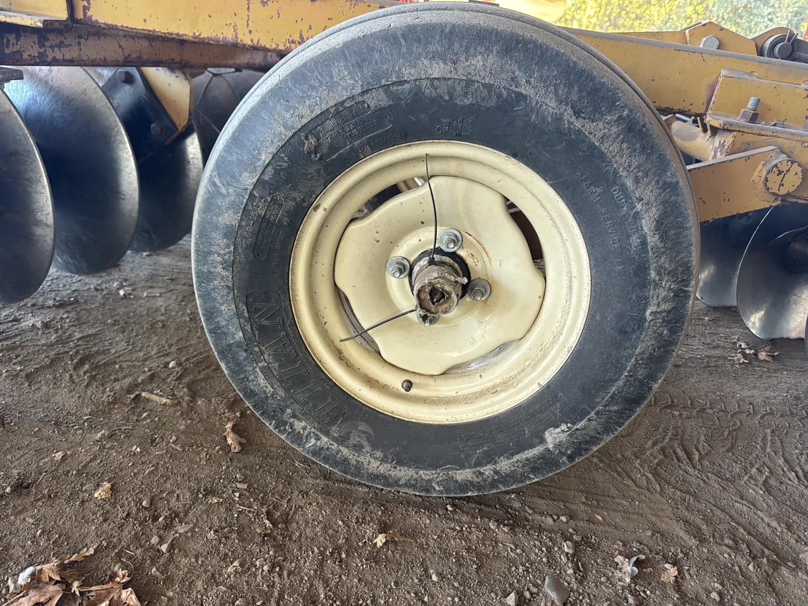 7’ Disc, photo 13 of 18