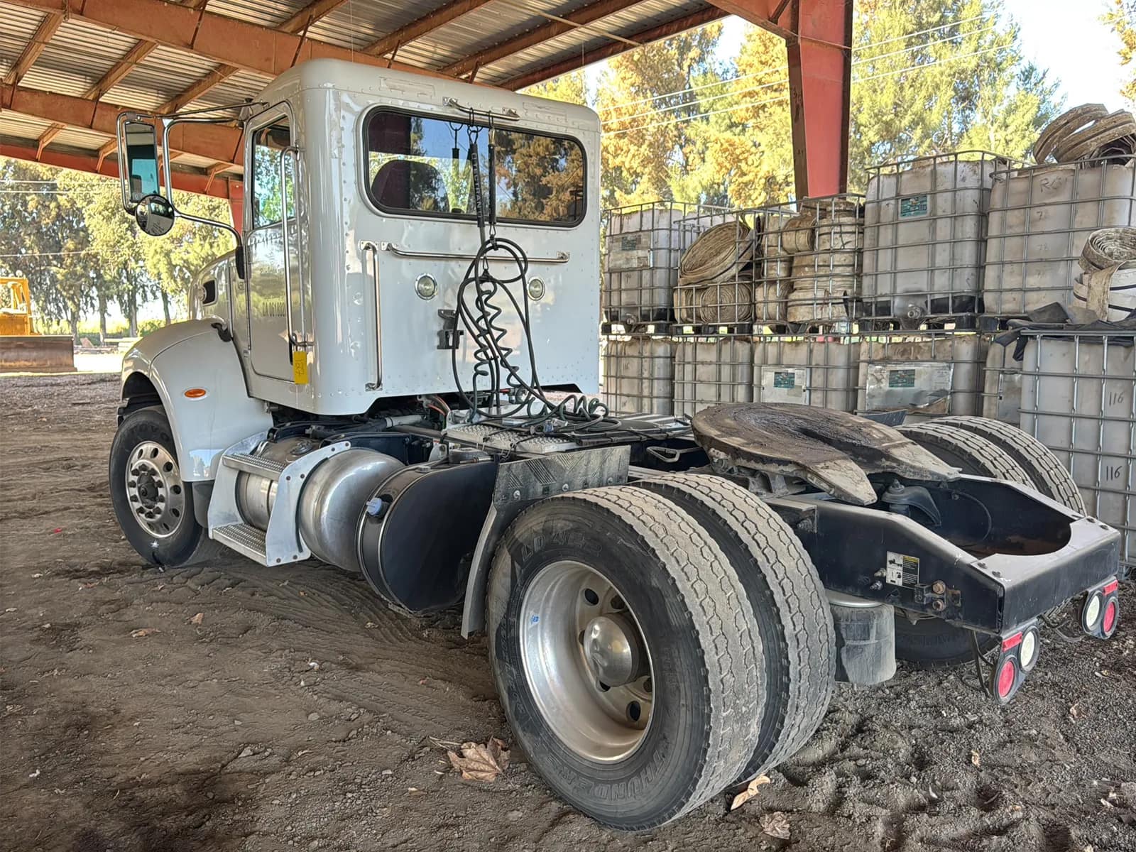 2015 Peterbilt PB348 2-Axle Automatic Tractor Trailer, photo 2 of 22