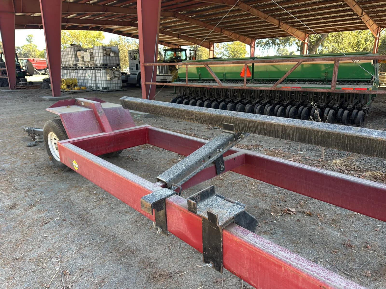 2016 SBM 32’ Header Hauler, photo 5 of 13