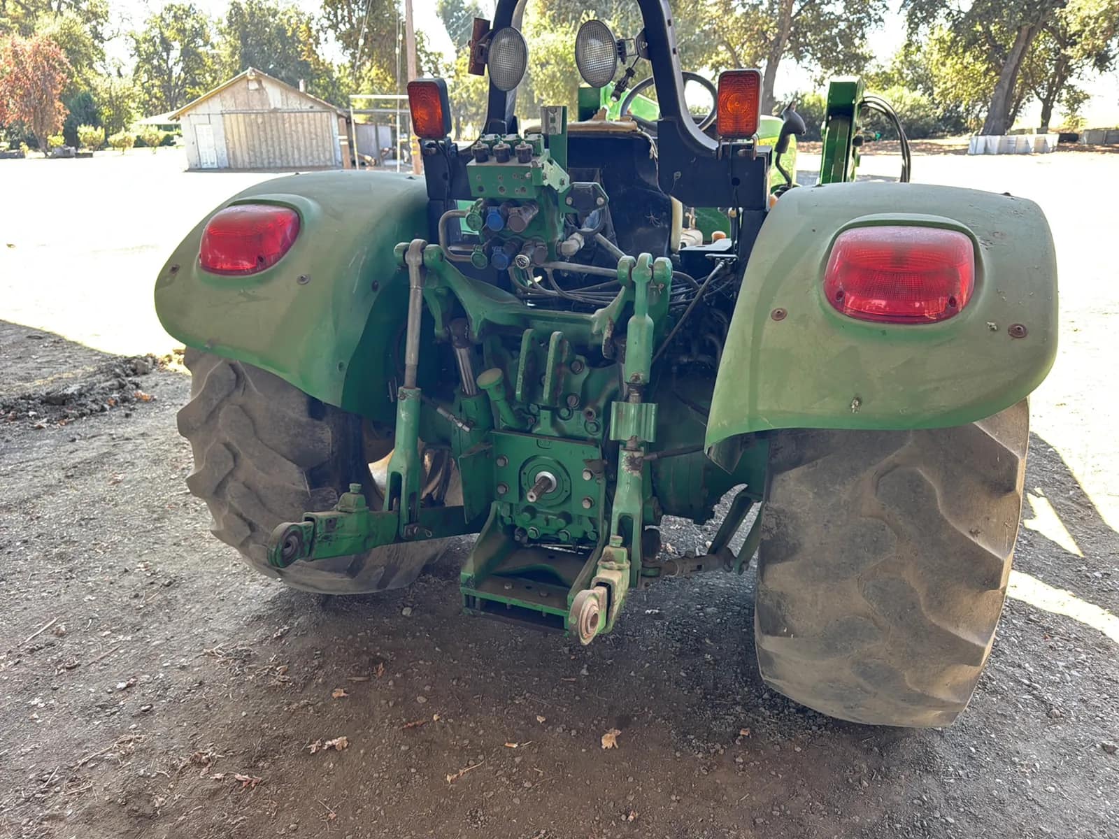 John Deere 5105ML Tractor, photo 7 of 10