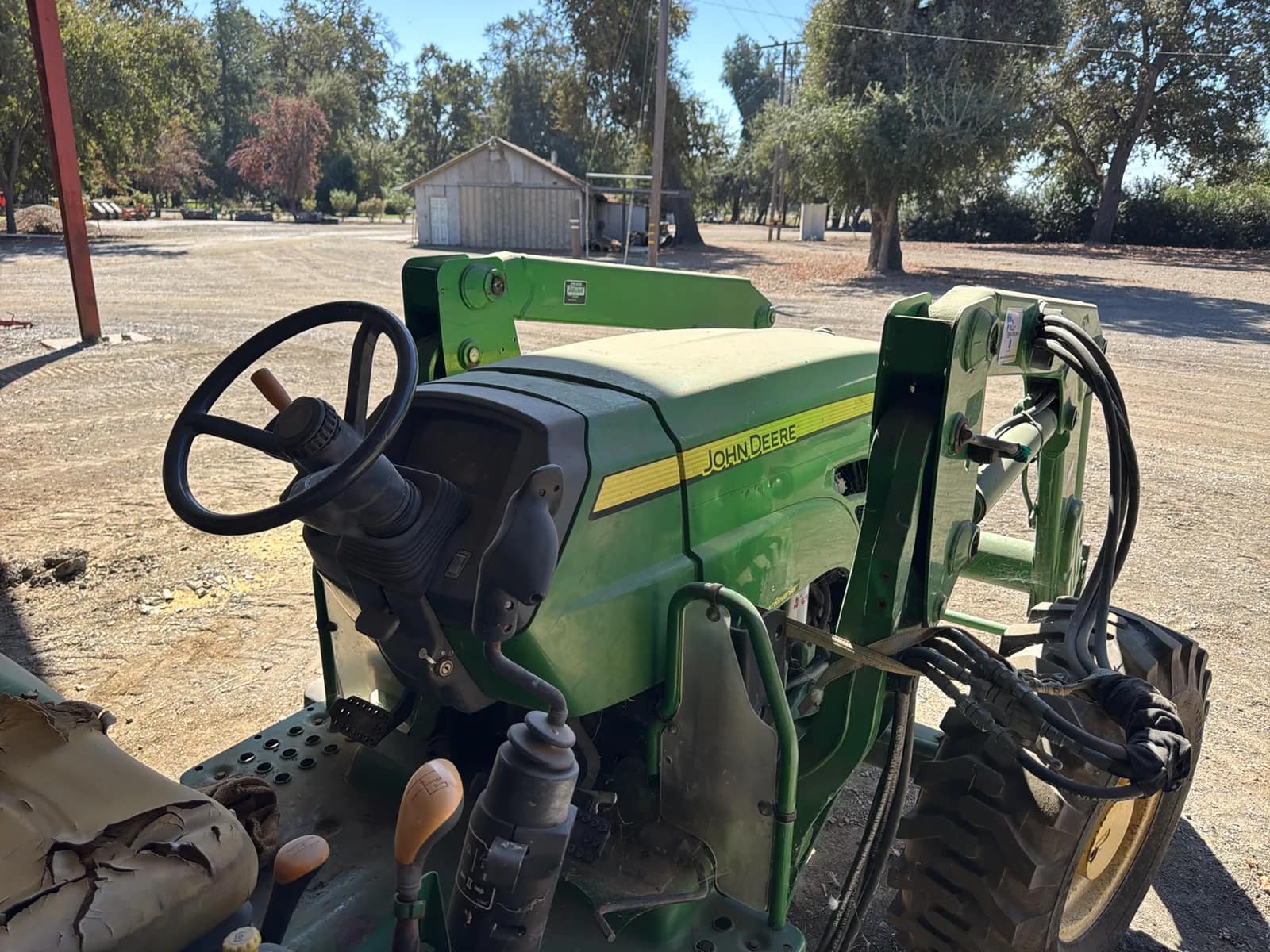 John Deere 5105ML Tractor, photo 8 of 10