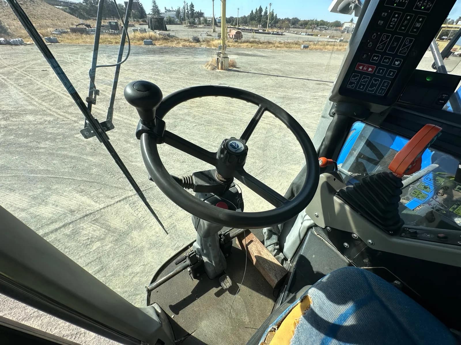 2010 New Holland VX7090 Grape Harvesting Machine, photo 54 of 78