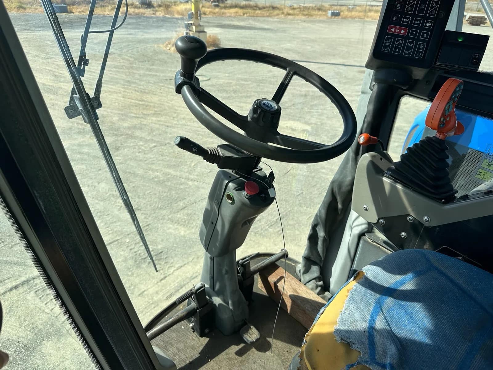 2010 New Holland VX7090 Grape Harvesting Machine, photo 50 of 78