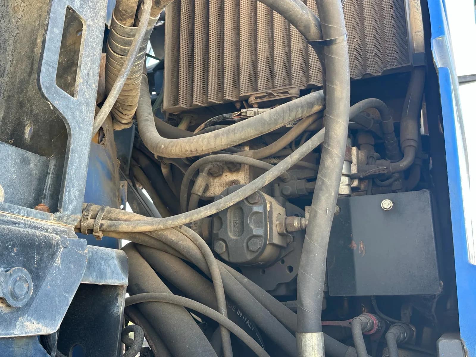 2010 New Holland VX7090 Grape Harvesting Machine, photo 38 of 78