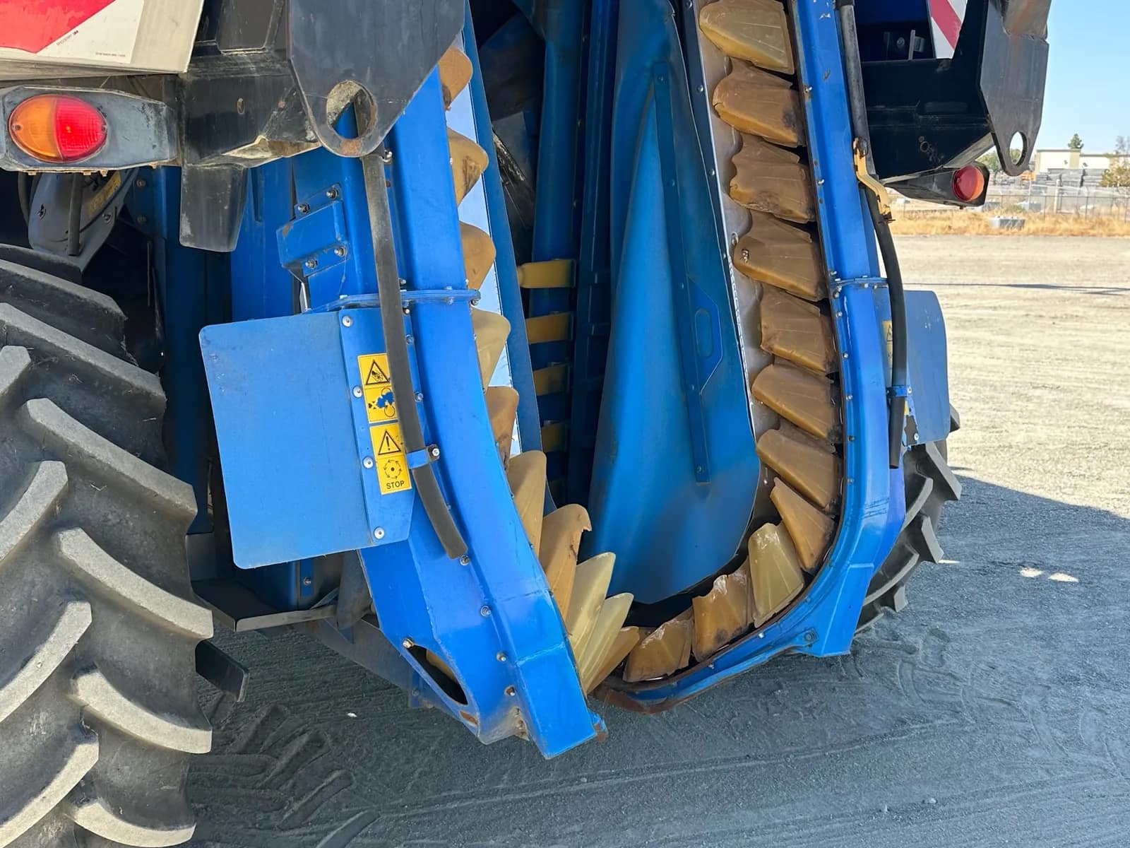 2010 New Holland VX7090 Grape Harvesting Machine, photo 31 of 78