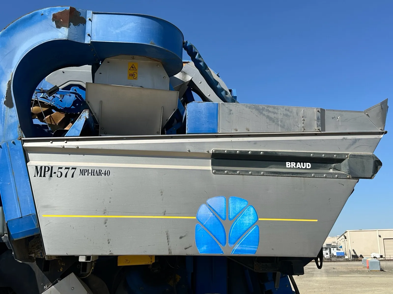 2010 New Holland VX7090 Grape Harvesting Machine, photo 13 of 78