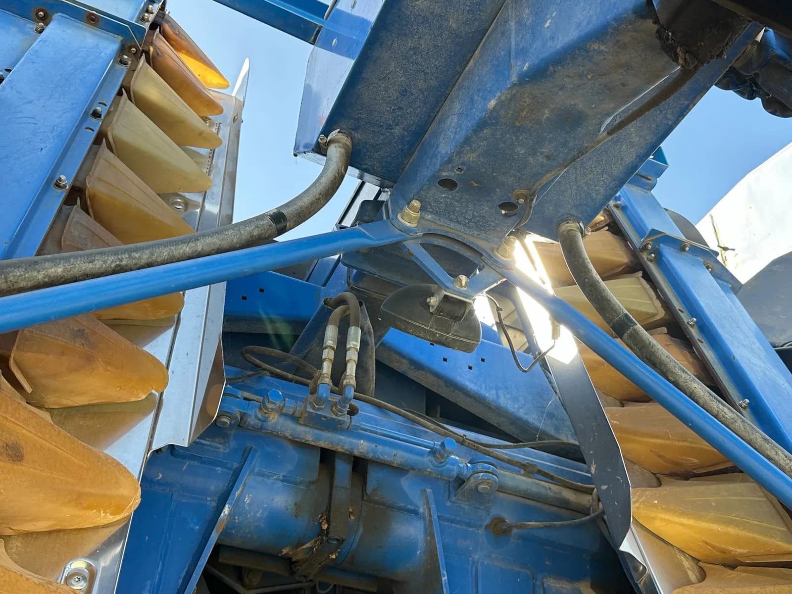 2010 New Holland VX7090 Grape Harvesting Machine, photo 33 of 78