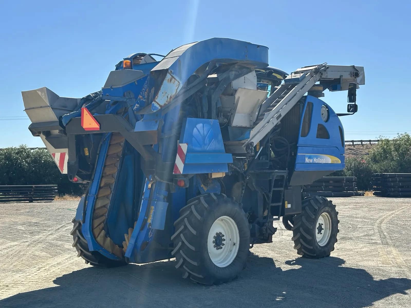 2010 New Holland VX7090 Grape Harvesting Machine, photo 9 of 78