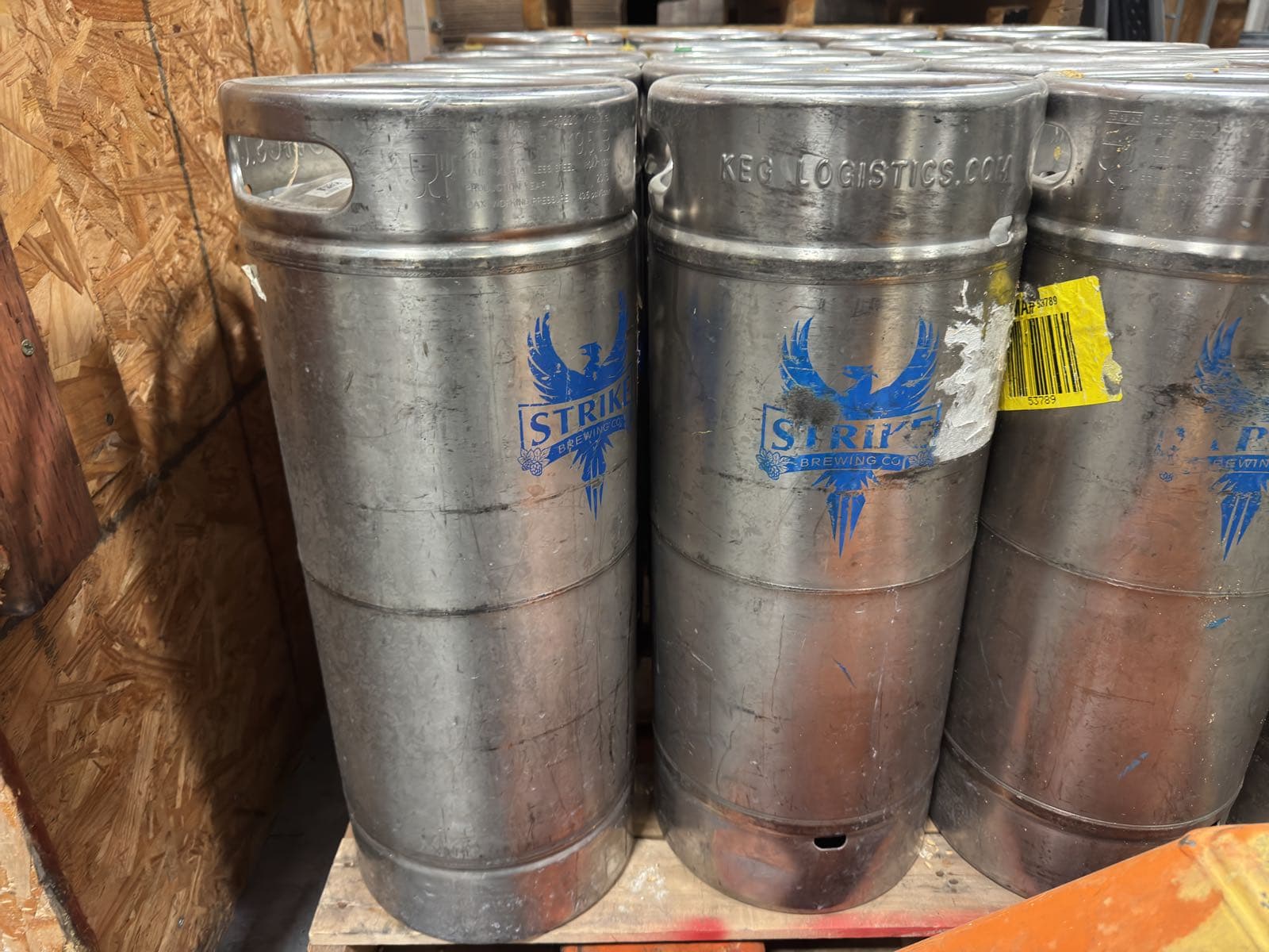 2-assorted-516-gallon-kegs-074c4a-6