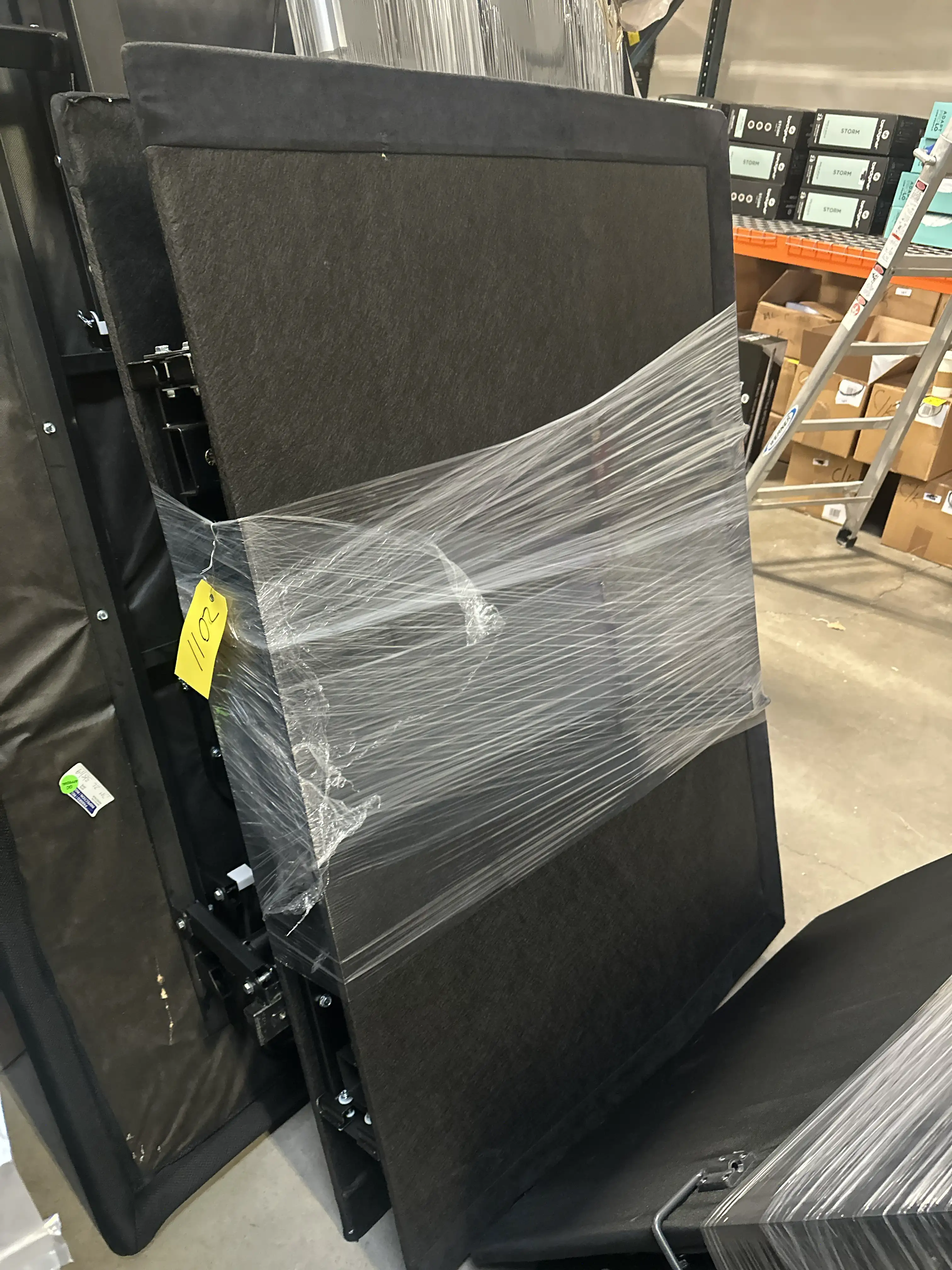 malouf-e255-adjustable-bed-base-queen-no-legs-wall-plug-or-remote-mk5yz5ns