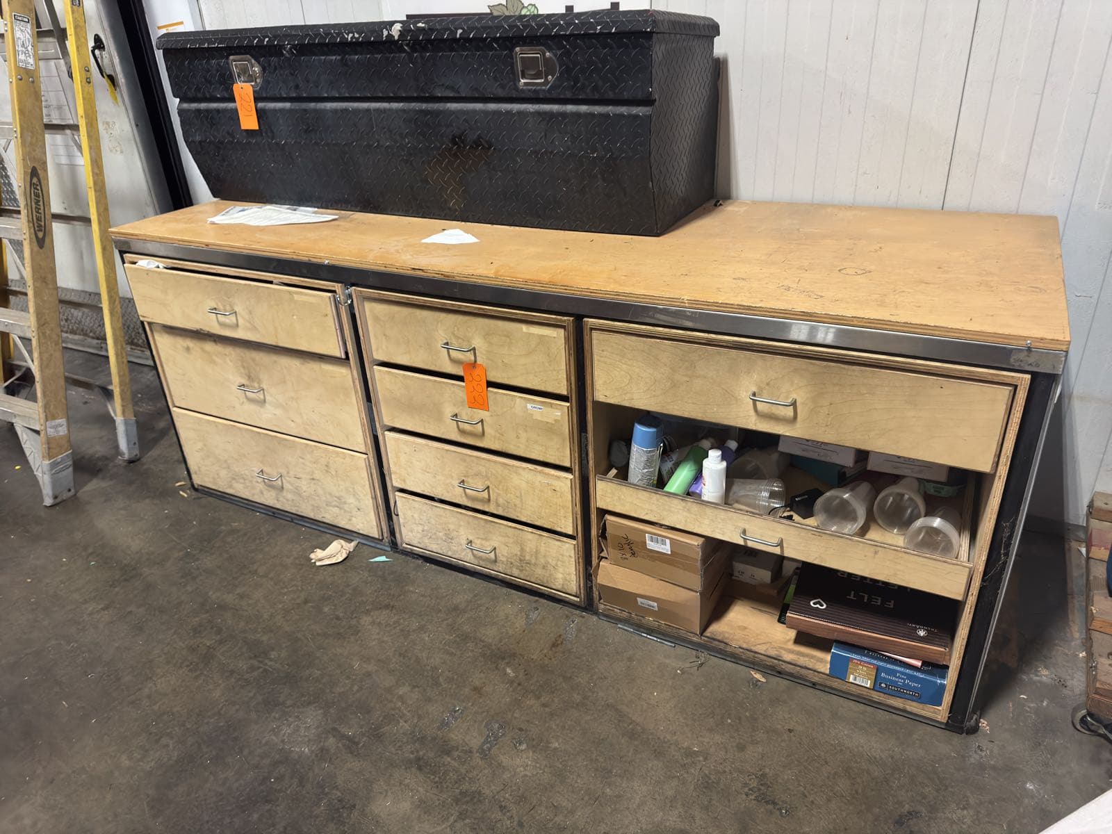 custom-shop-cabinet-8611d0