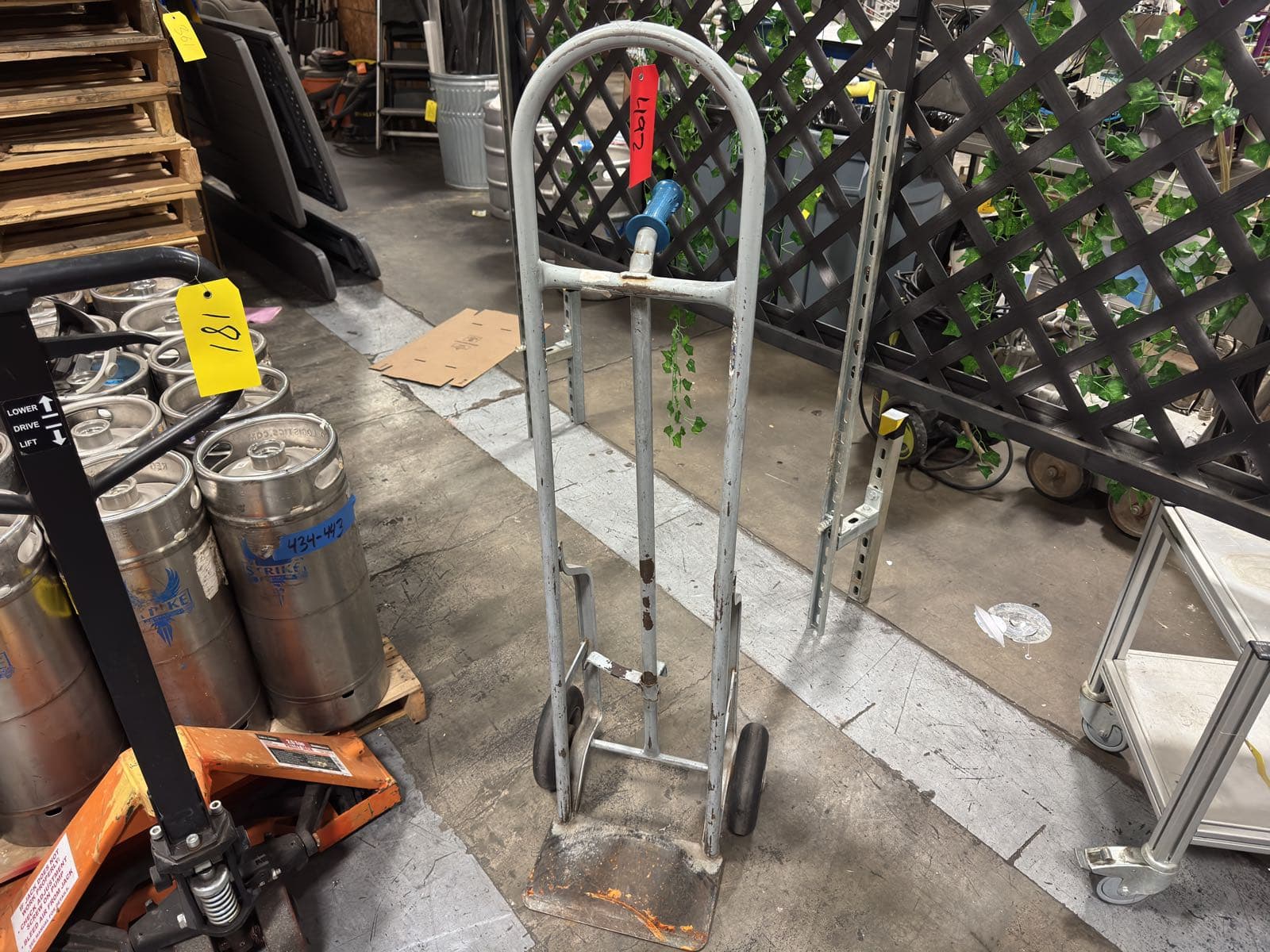 standing-hand-truck-920f00