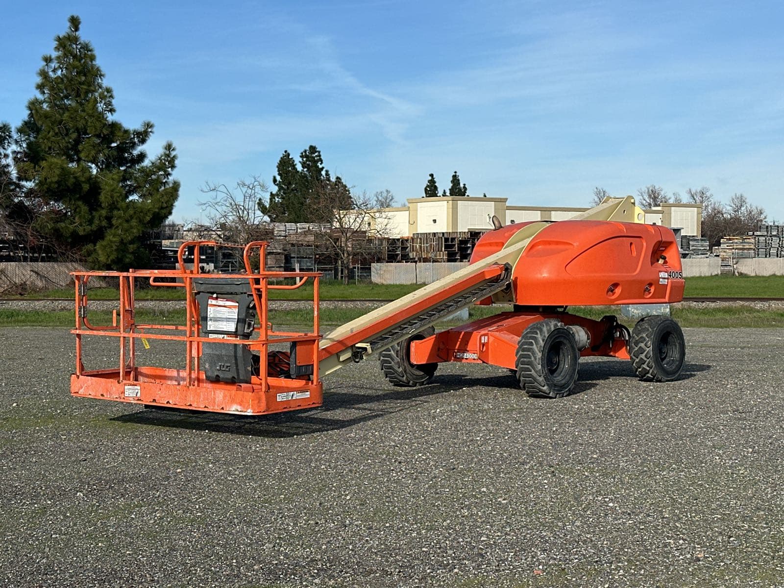jlg-400s-4wd-dual-fuel-telescopic-boom-lift-40-max-platform-height-ml2ydgn0