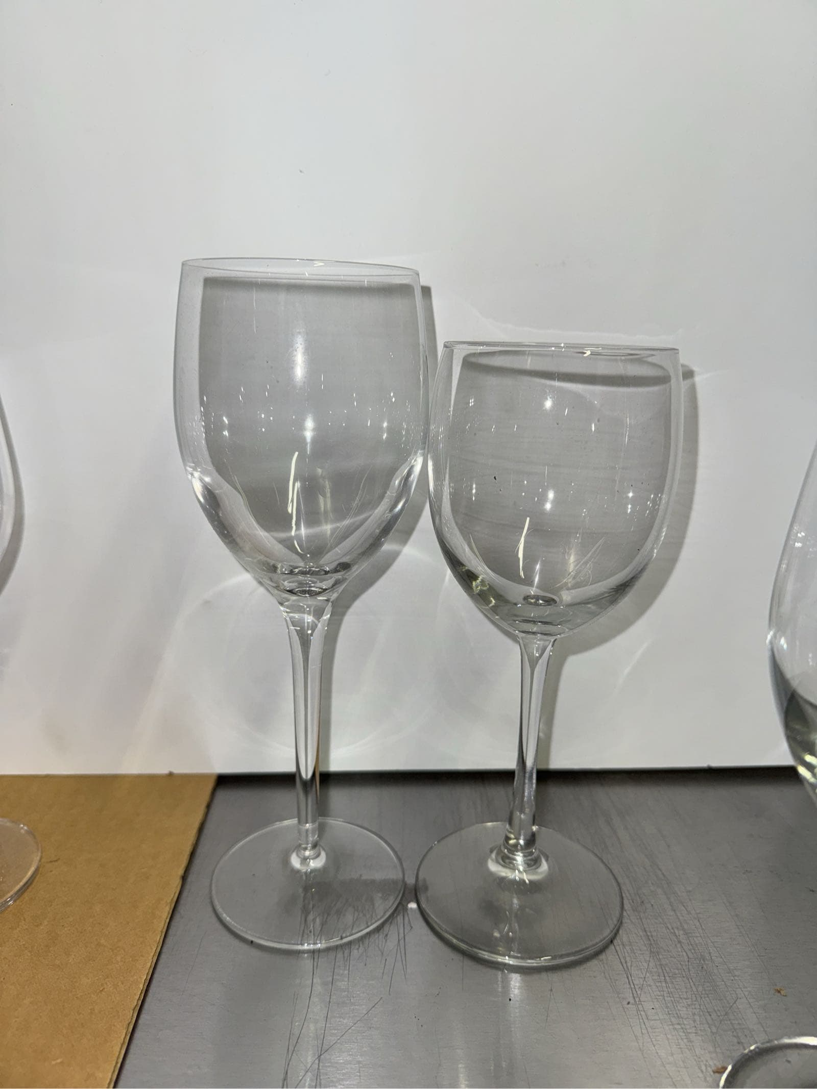 12-wine-glasses-and-100-wine-glasses-mkpq2rwm