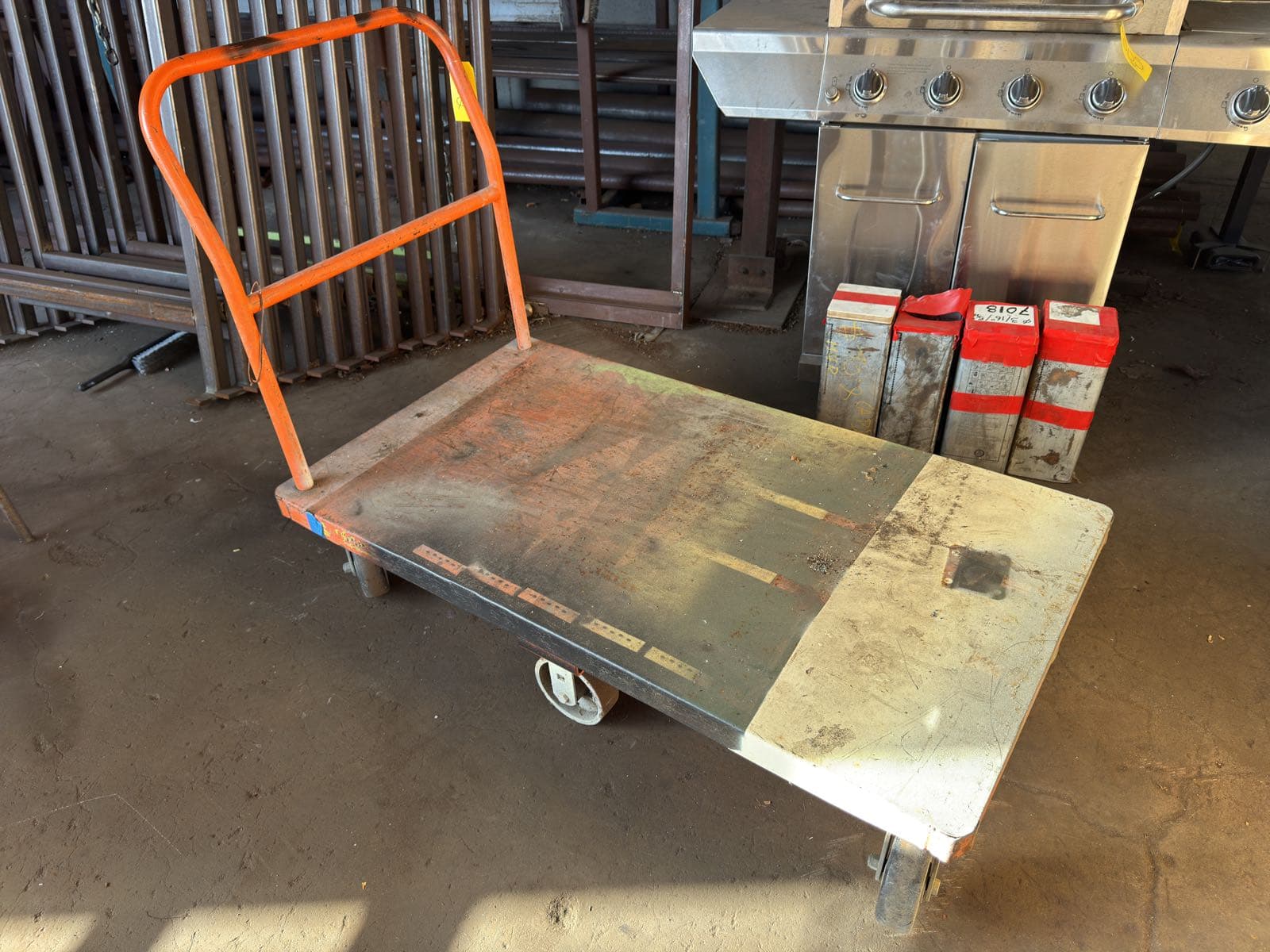 rolling-material-cart-fb83b7