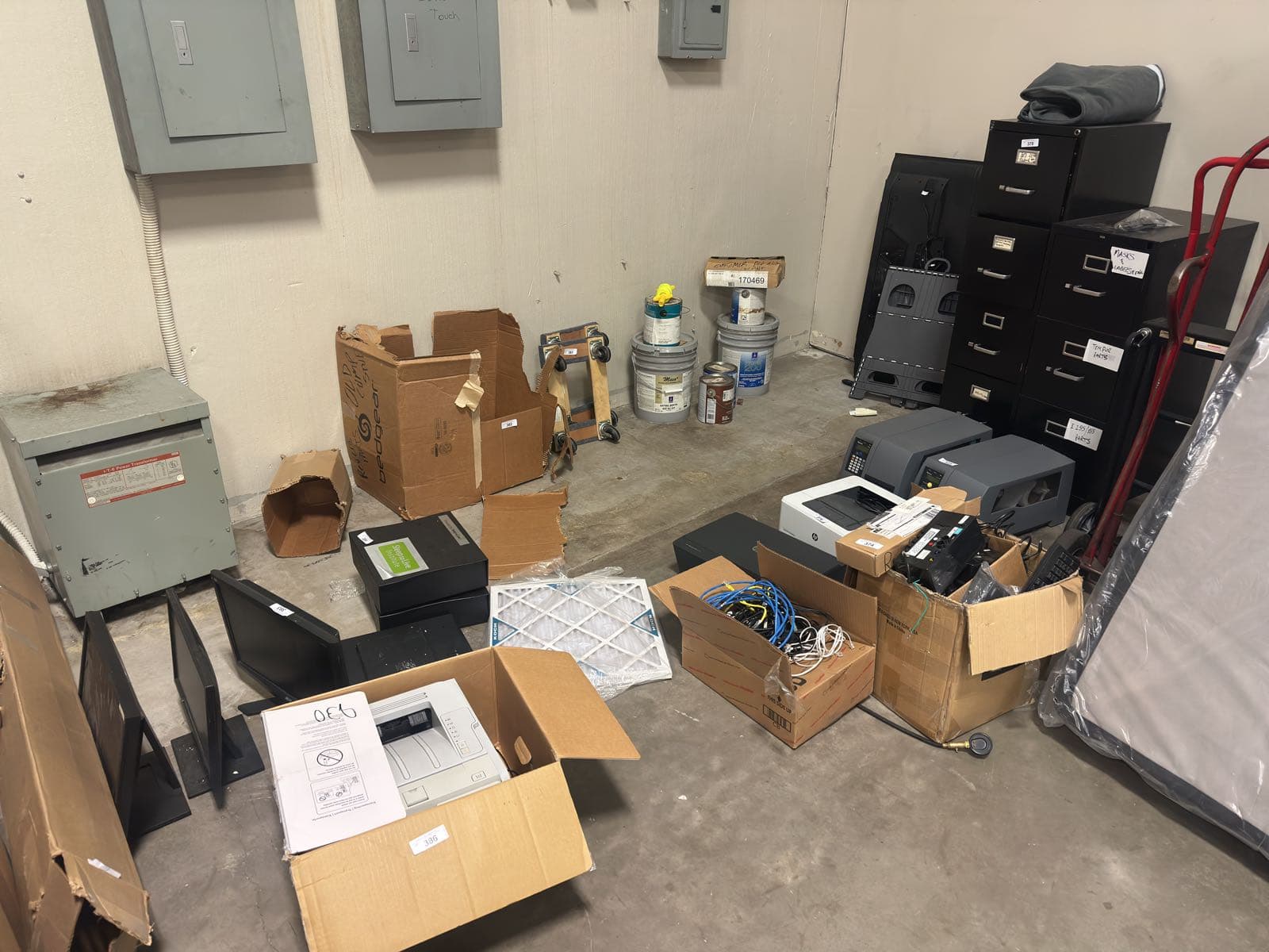 bulk-lot-assorted-electronics-dollys-and-more-c409d2