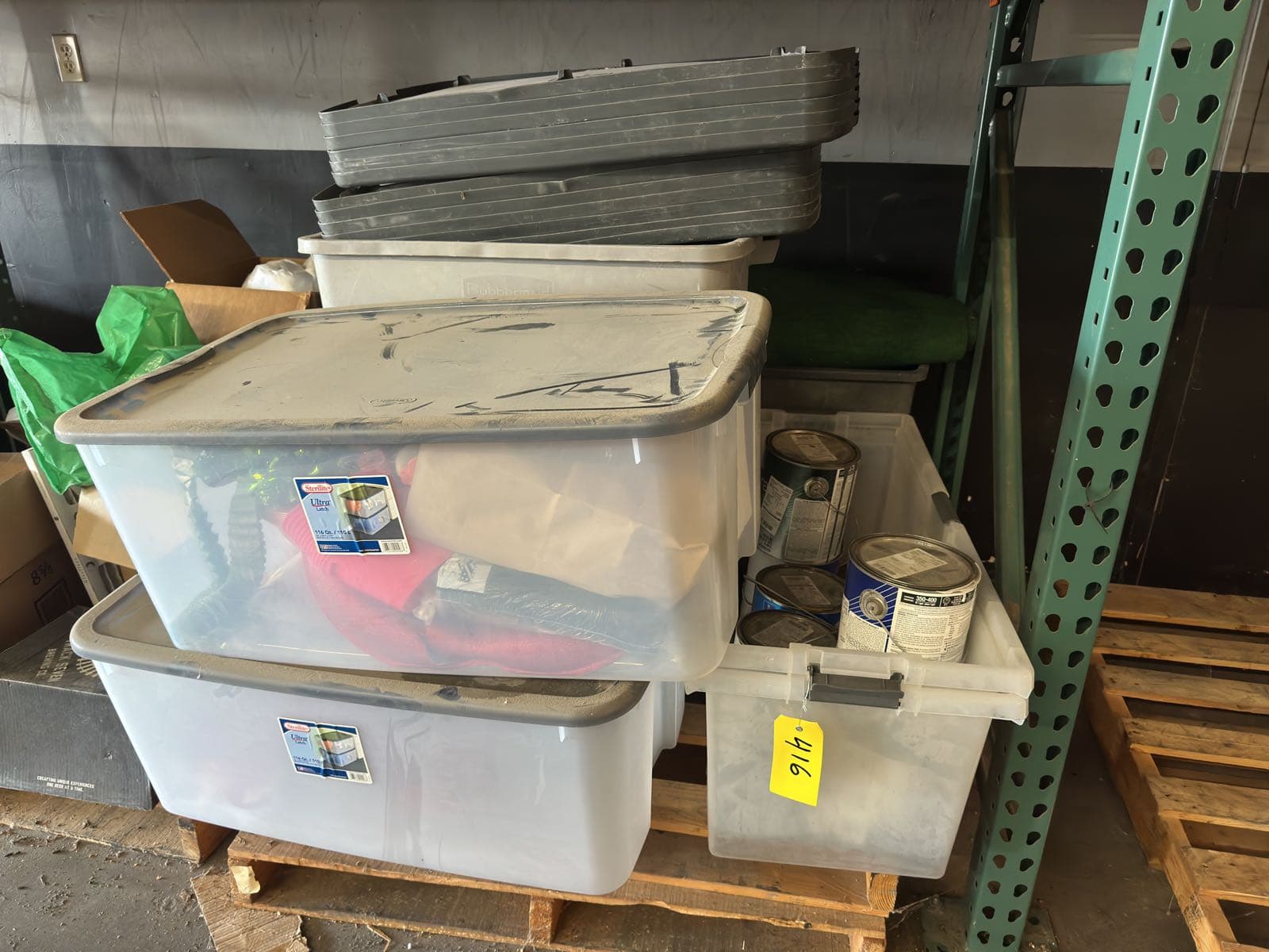 contents-of-pallet-2-bins-of-holiday-decorations-roll-of-green-felt-assorted-storage-bins-and-lids-and-more-2aea7a