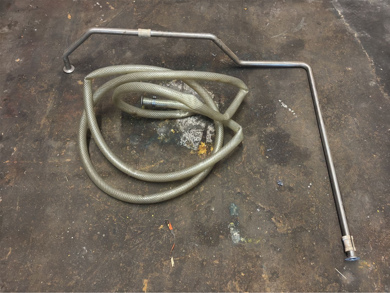 transfer-hose-and-stainless-steel-pipe-4b5c6b