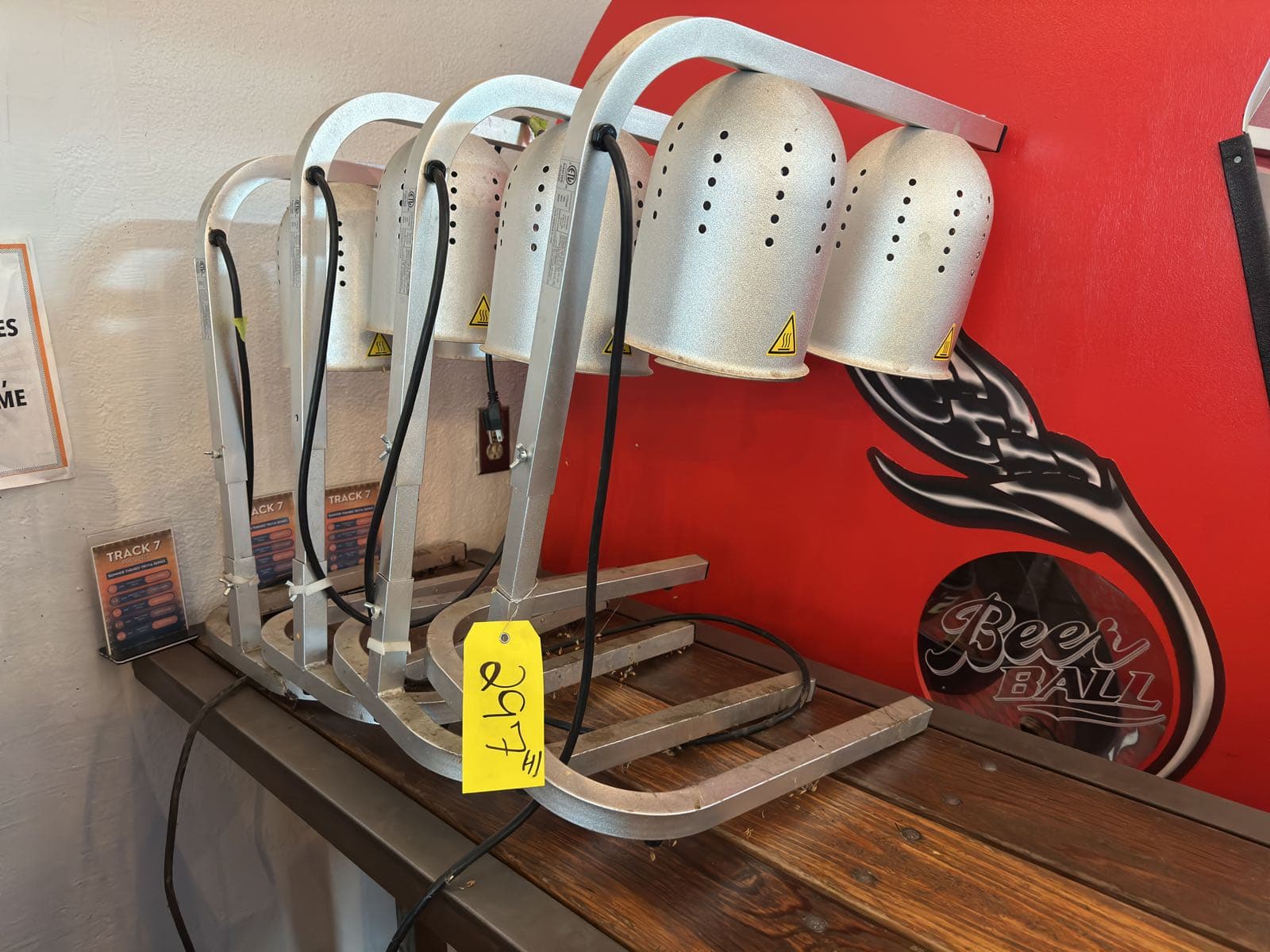 4-freestanding-food-heat-lamps-d834e8