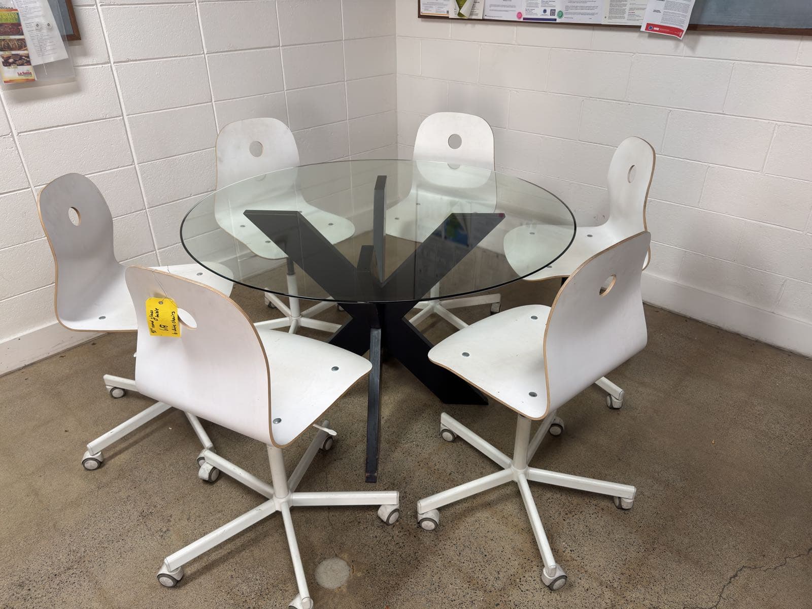 48-round-glass-table-and-6-white-chairs-d43480
