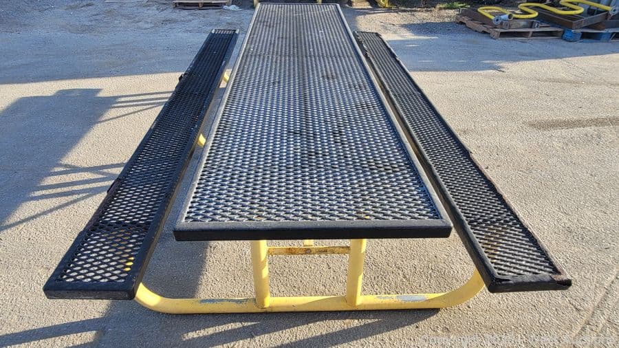10-39-outdoor-heavy-duty-free-standing-metal-picnic-table-593965