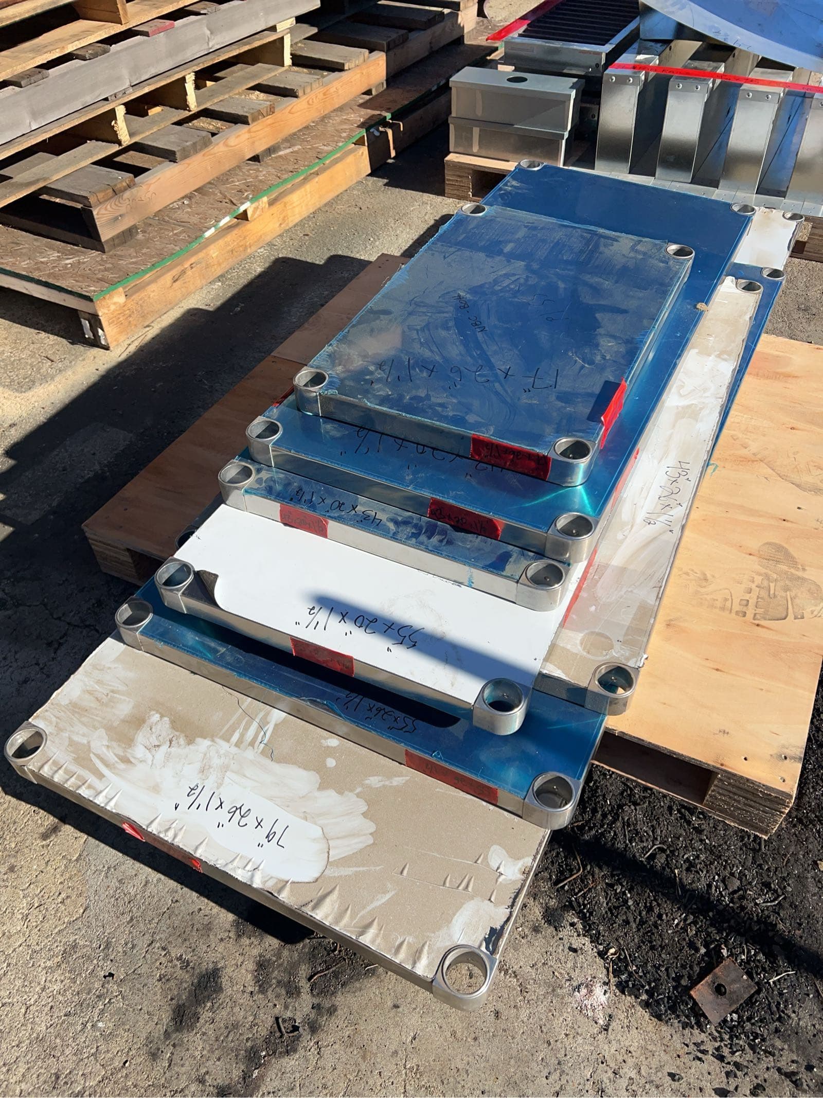 shelves-for-food-service-tables-80e3c8