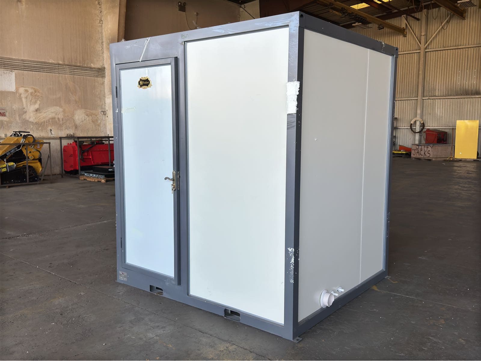 2025-sdlanch-irmt-mobile-bathroom-with-shower-unused-mkywuwkt