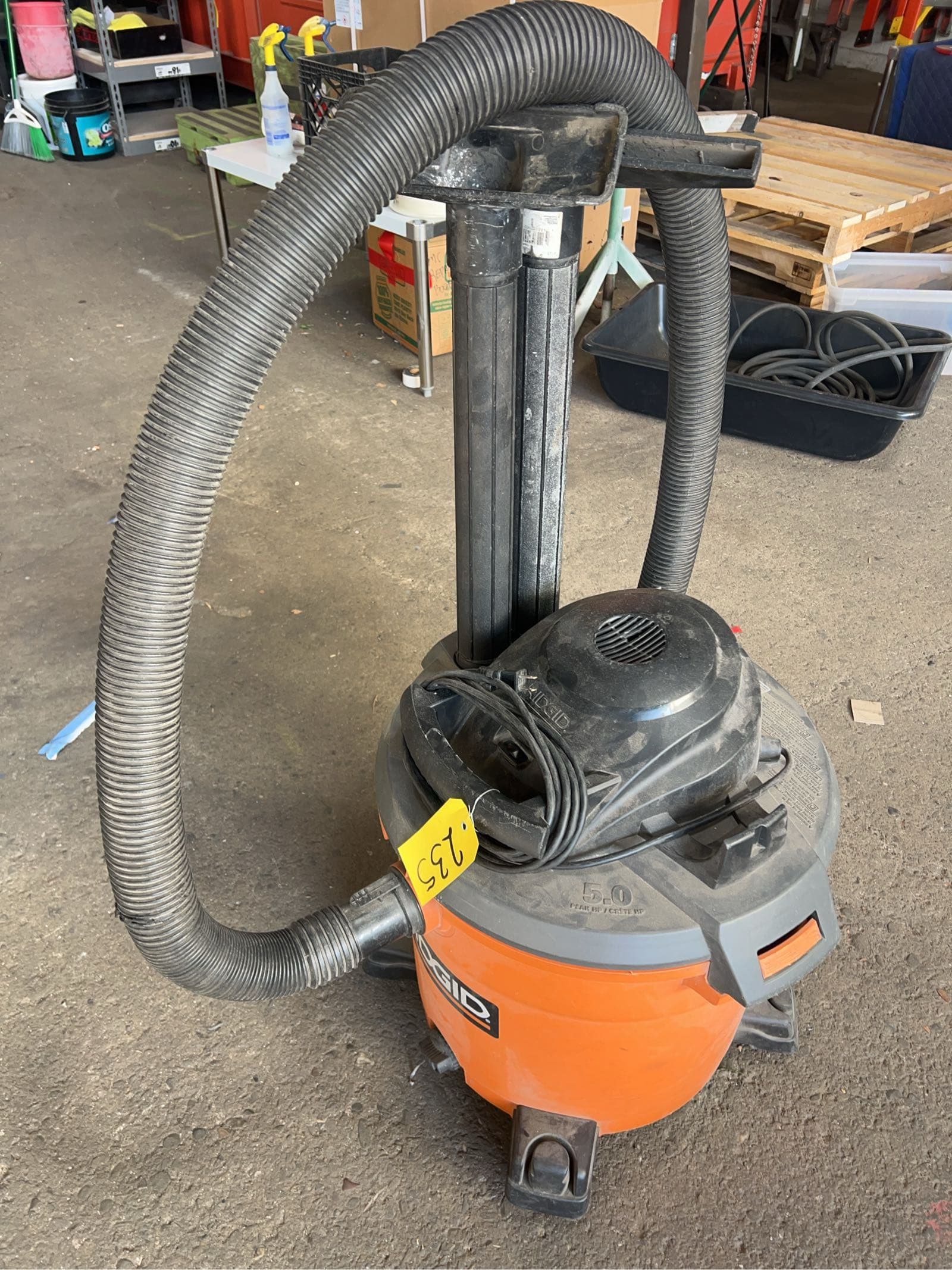 ridgid-16gal-5hp-shop-vac-with-accessories-ml18tdan