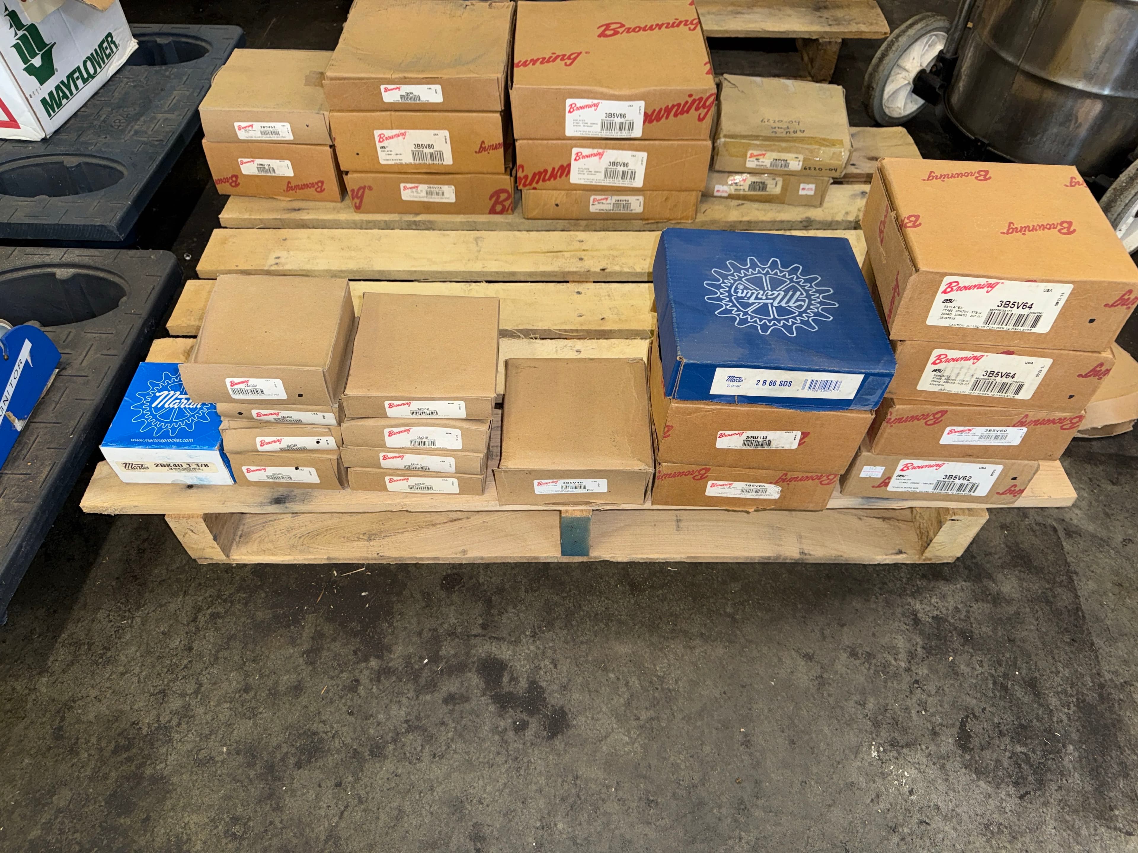 newunused-two-and-three-groove-pulleys-and-keyed-interchangeable-cores-mlh244qj