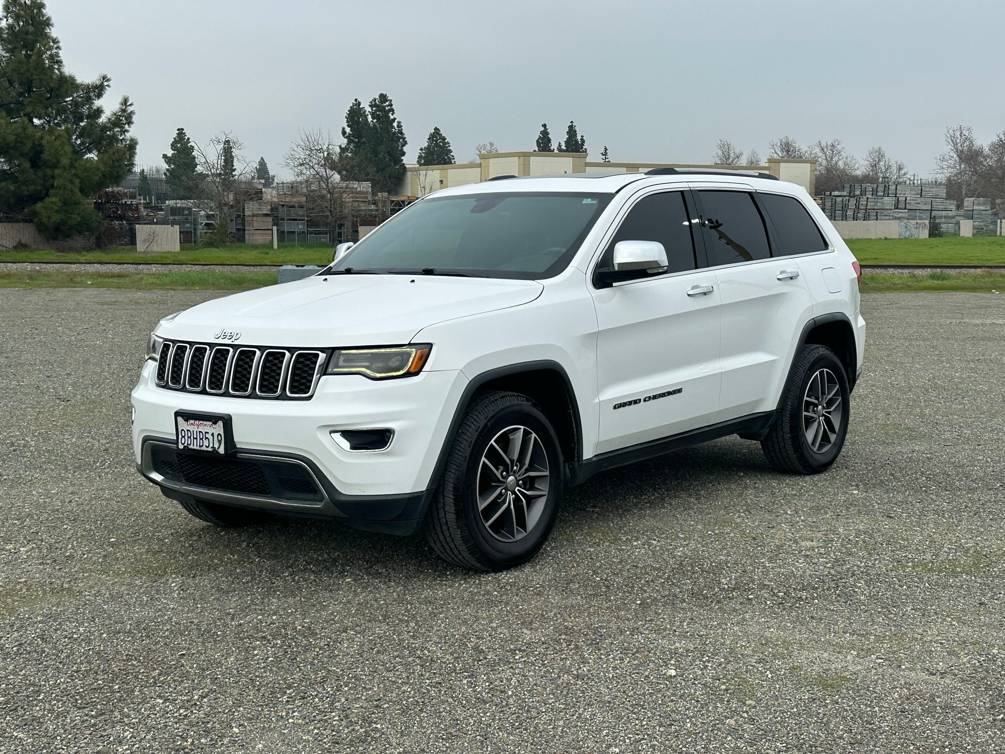 2017-jeep-grand-cherokee-4x4-limited-f9cede
