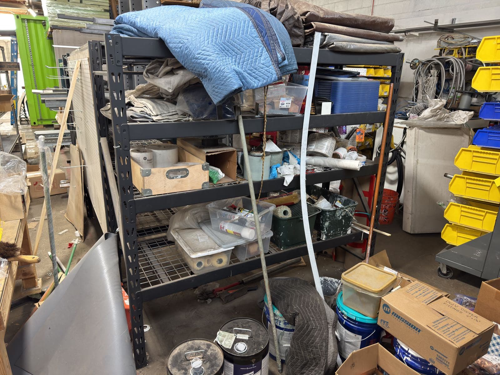 metal-rack-contents-not-included-2bd574