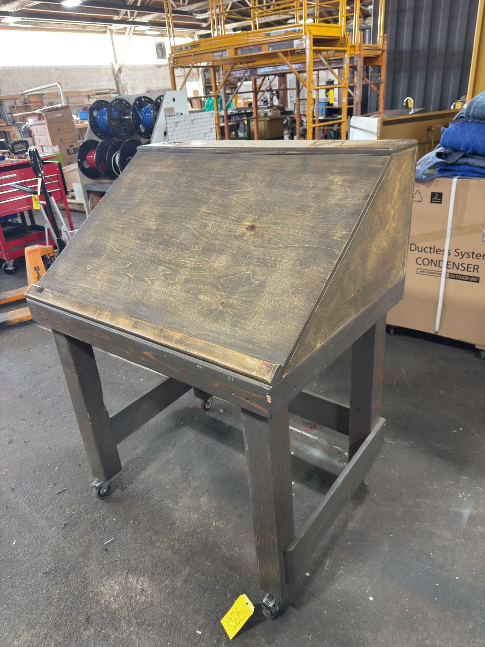 rolling-drawing-table-1d8421