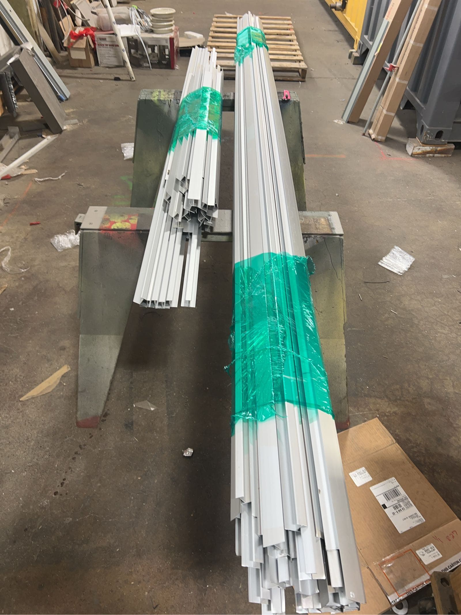 aluminum-extrusion-12-lengths-assorted-cut-offs-ee0ee0