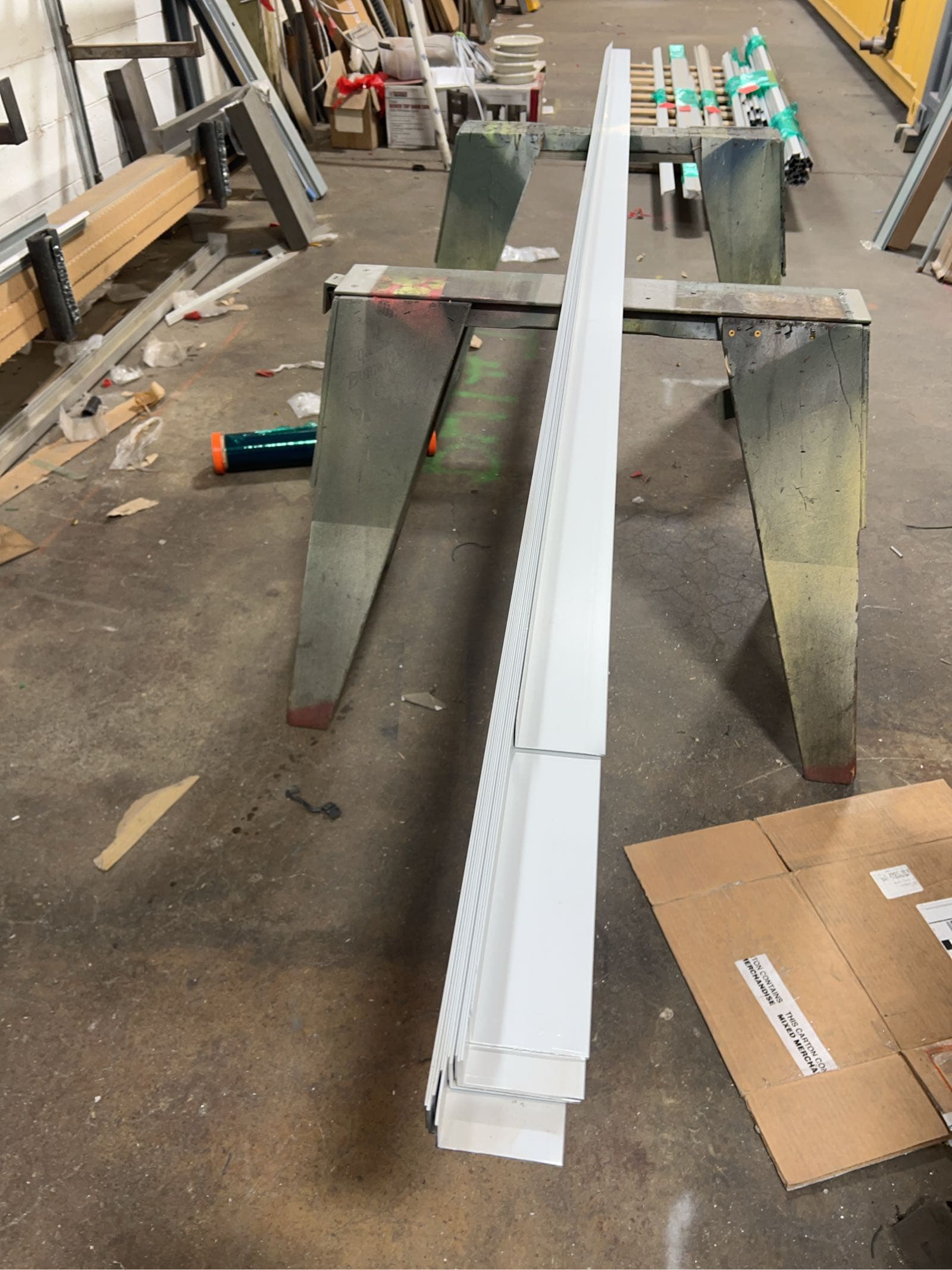 11-aluminum-extrusion-2-1-2-x1-b8ce6c