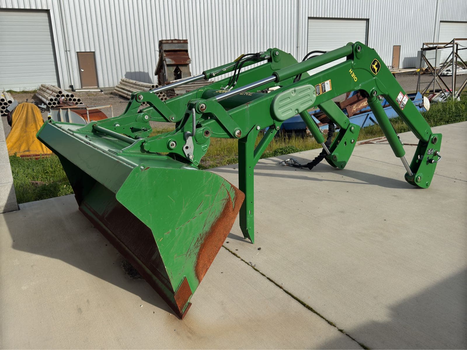 2016-john-deere-h310-front-end-loader-attachment-ml77xgc9