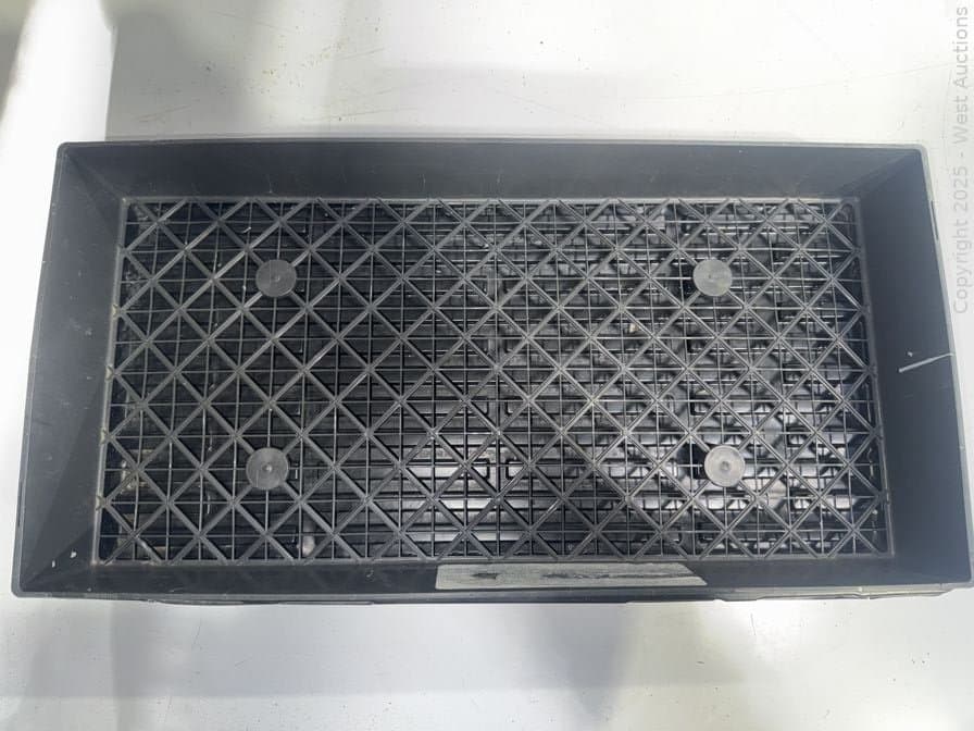 1-520-plastic-tray-mixed-624589