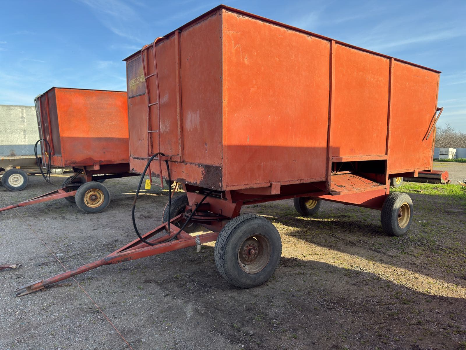 peerless-all-crop-dryer-walnut-drying-trailer-4324d6