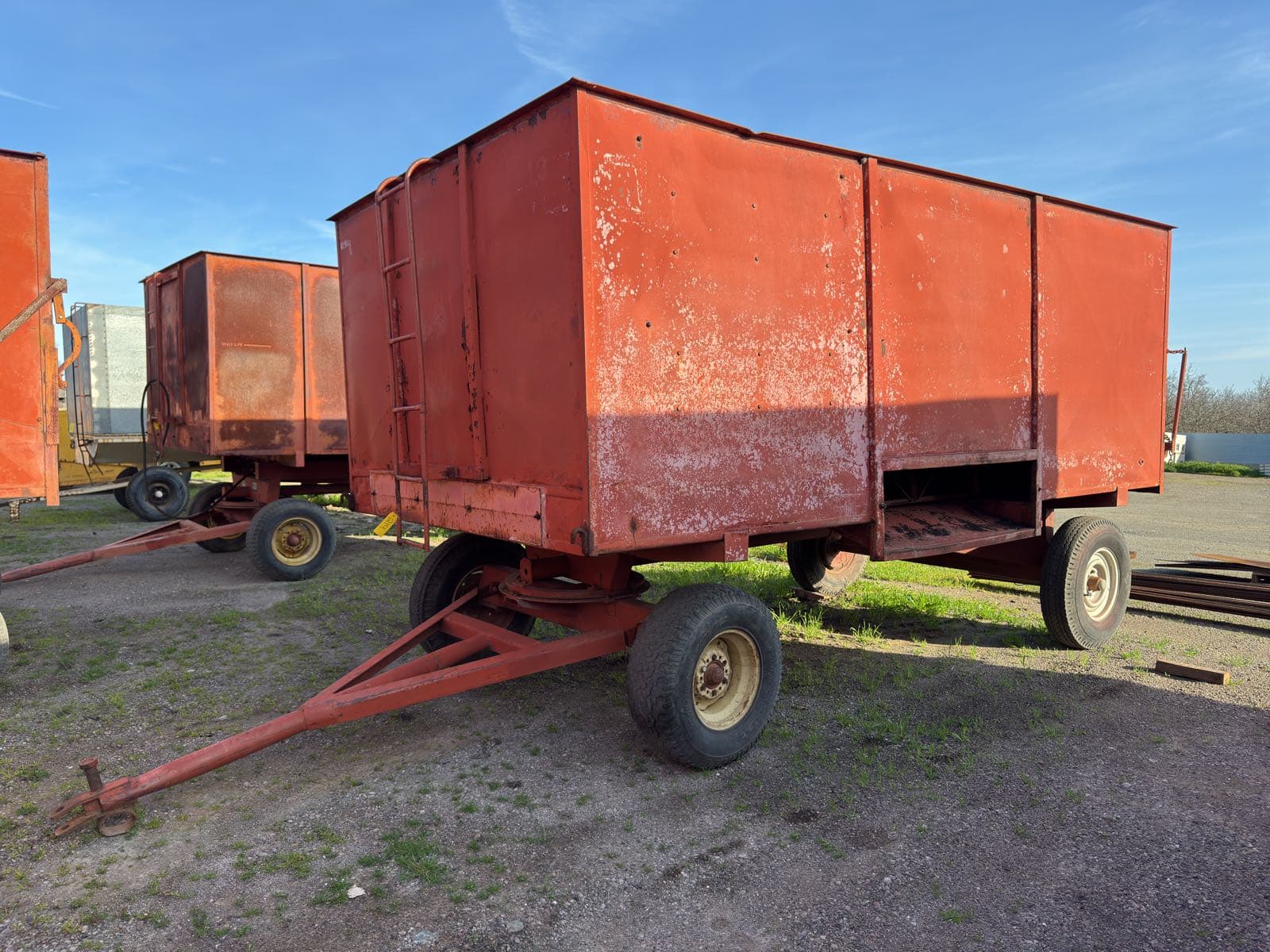 peerless-all-crop-dryer-walnut-drying-trailer-d60fa5