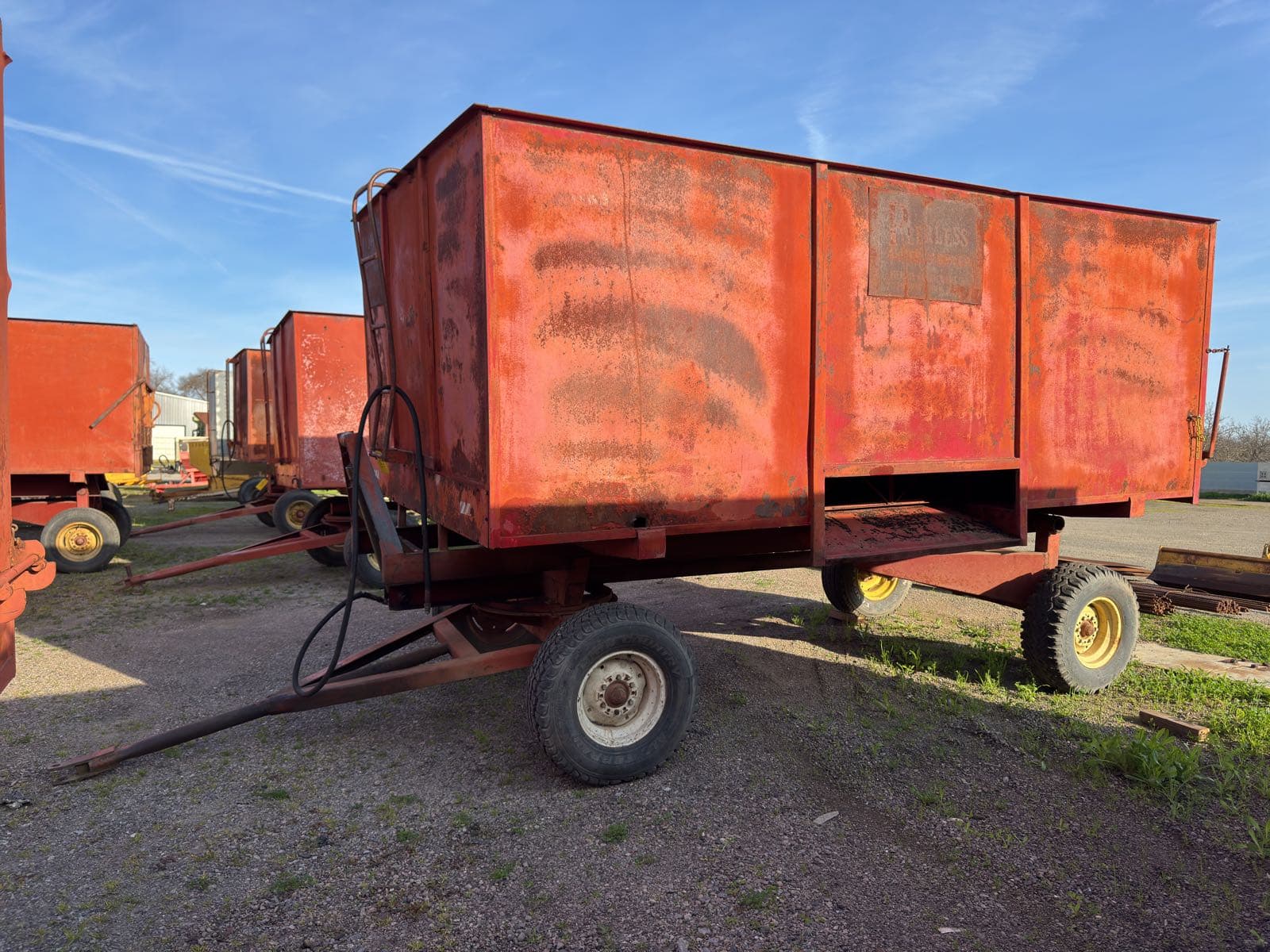 peerless-all-crop-dryer-walnut-drying-trailer-ce82d9