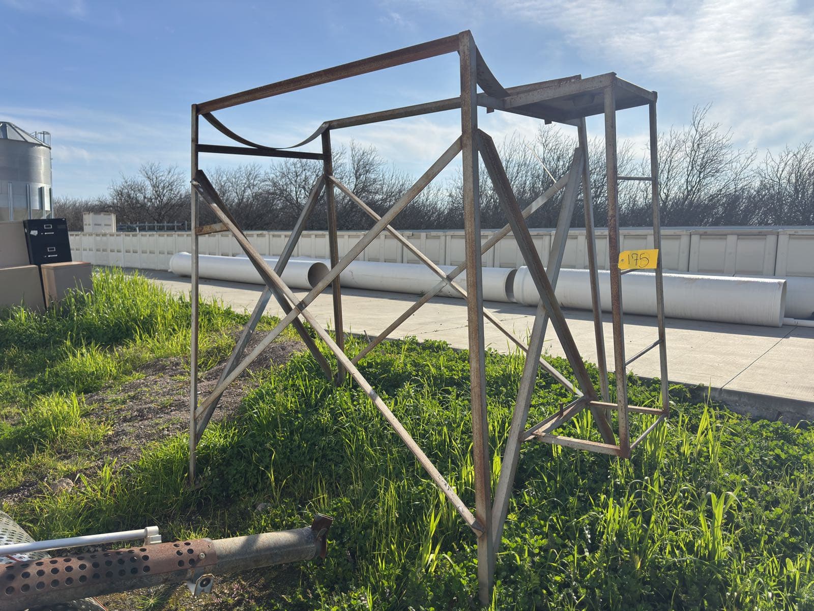 steel-tank-stand-mld8t829