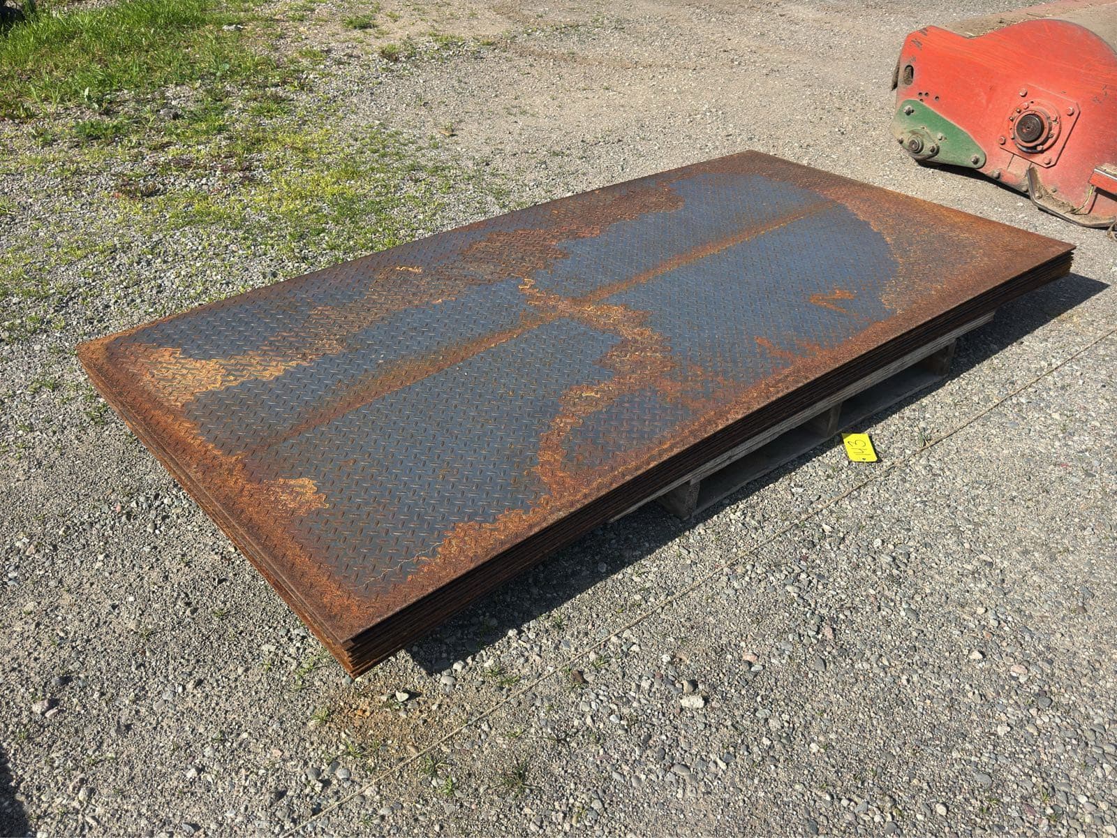 quantity-of-11-8x4-steel-diamond-plates-mld66afm