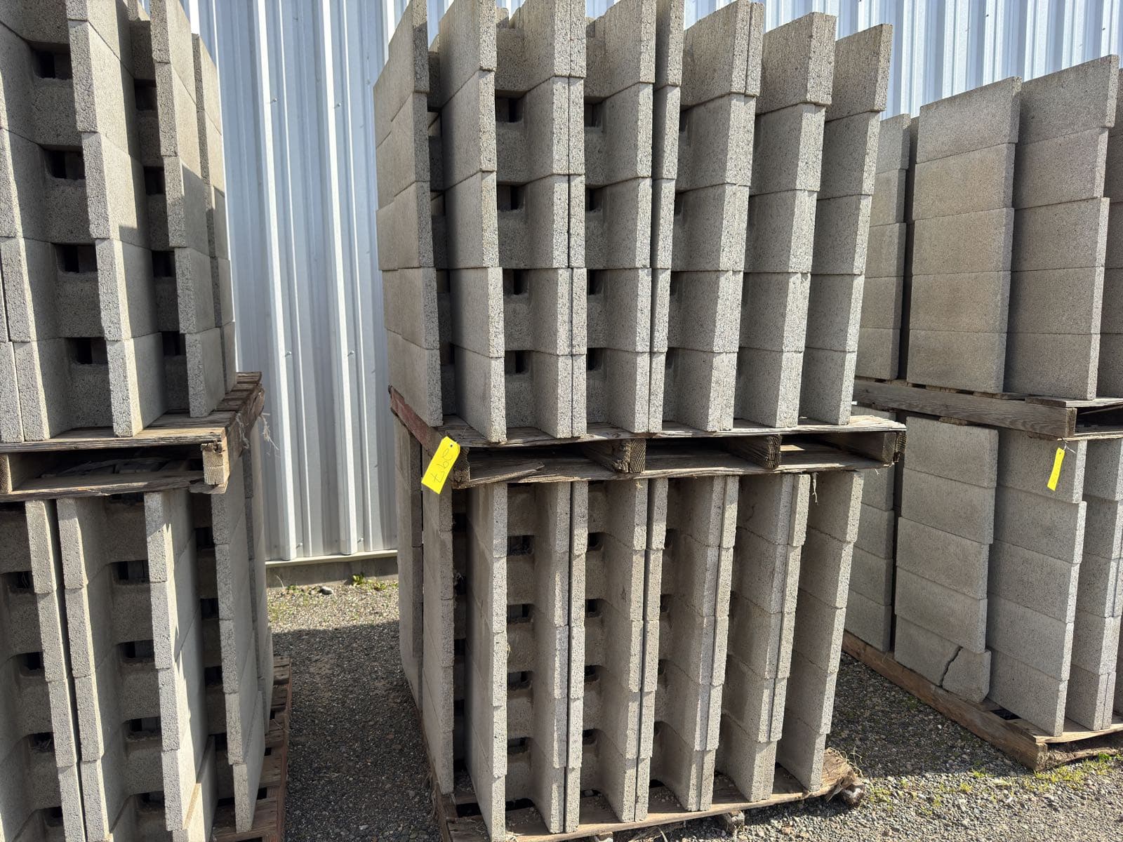 2-pallets-of-concrete-blocks-mle9f5xj