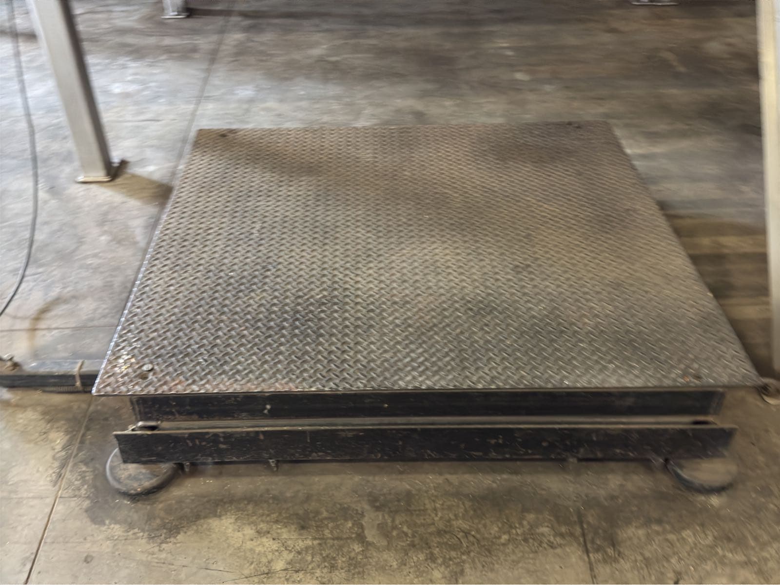 fwc-5000lb-scale-with-transcell-ti-500sl-digital-readout-5bb86b