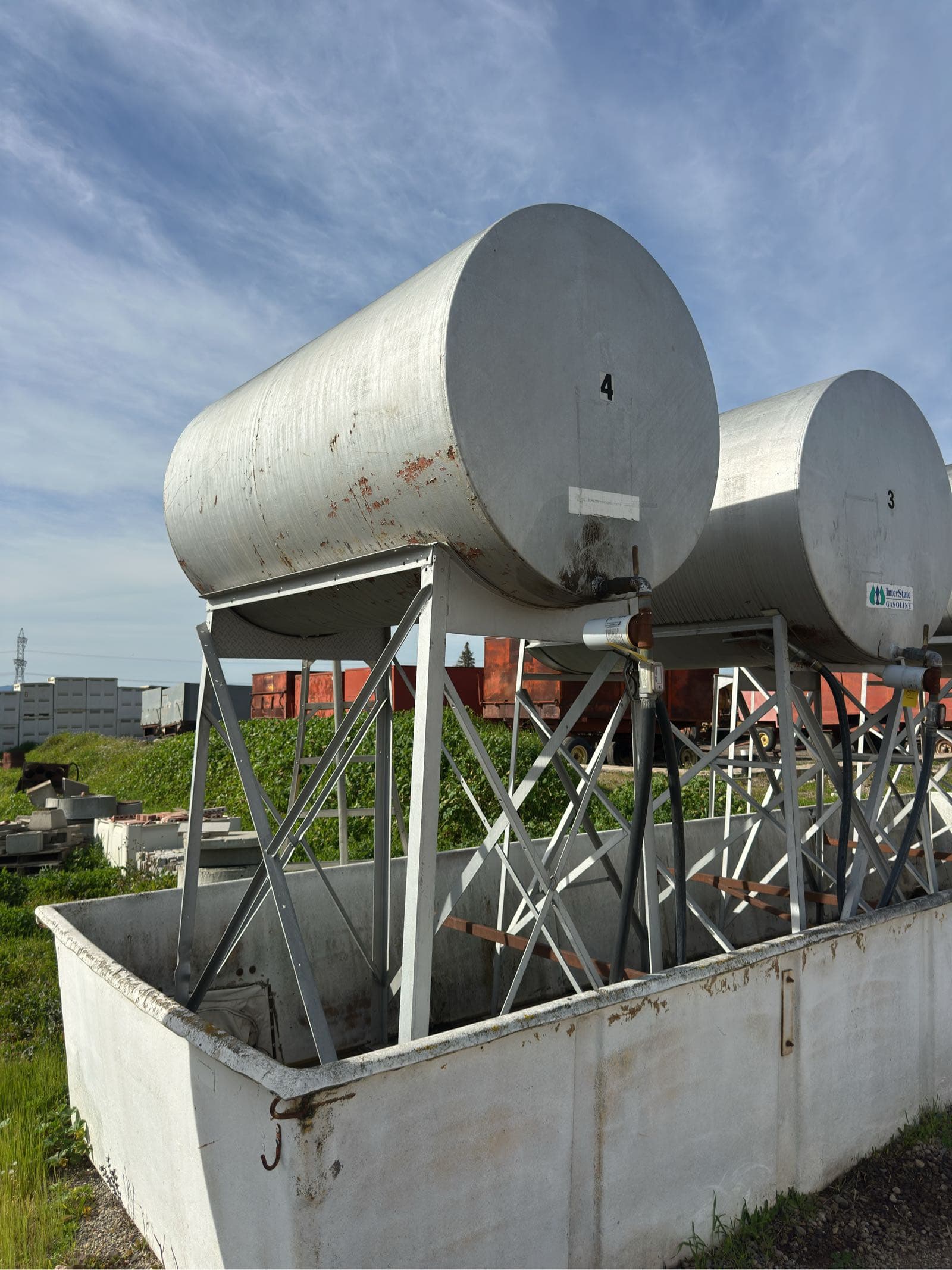 above-ground-fuel-tank-with-stand-mld8eo51